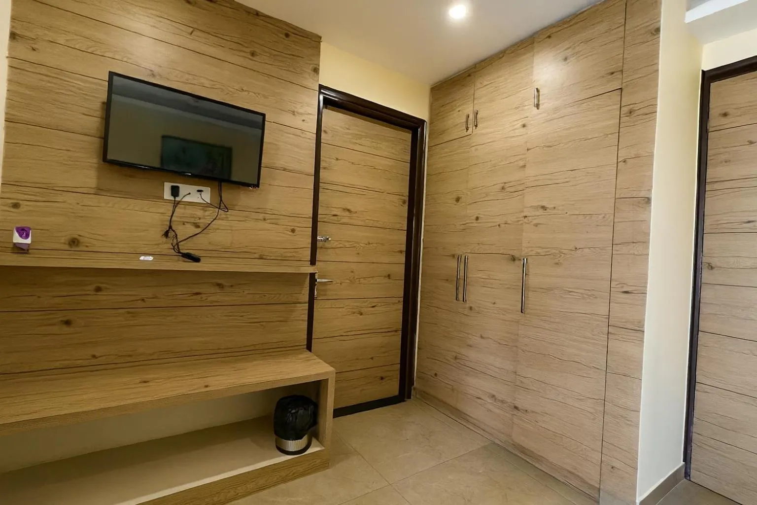 TV and multimedia in Hotel Good Luck by JMD Group