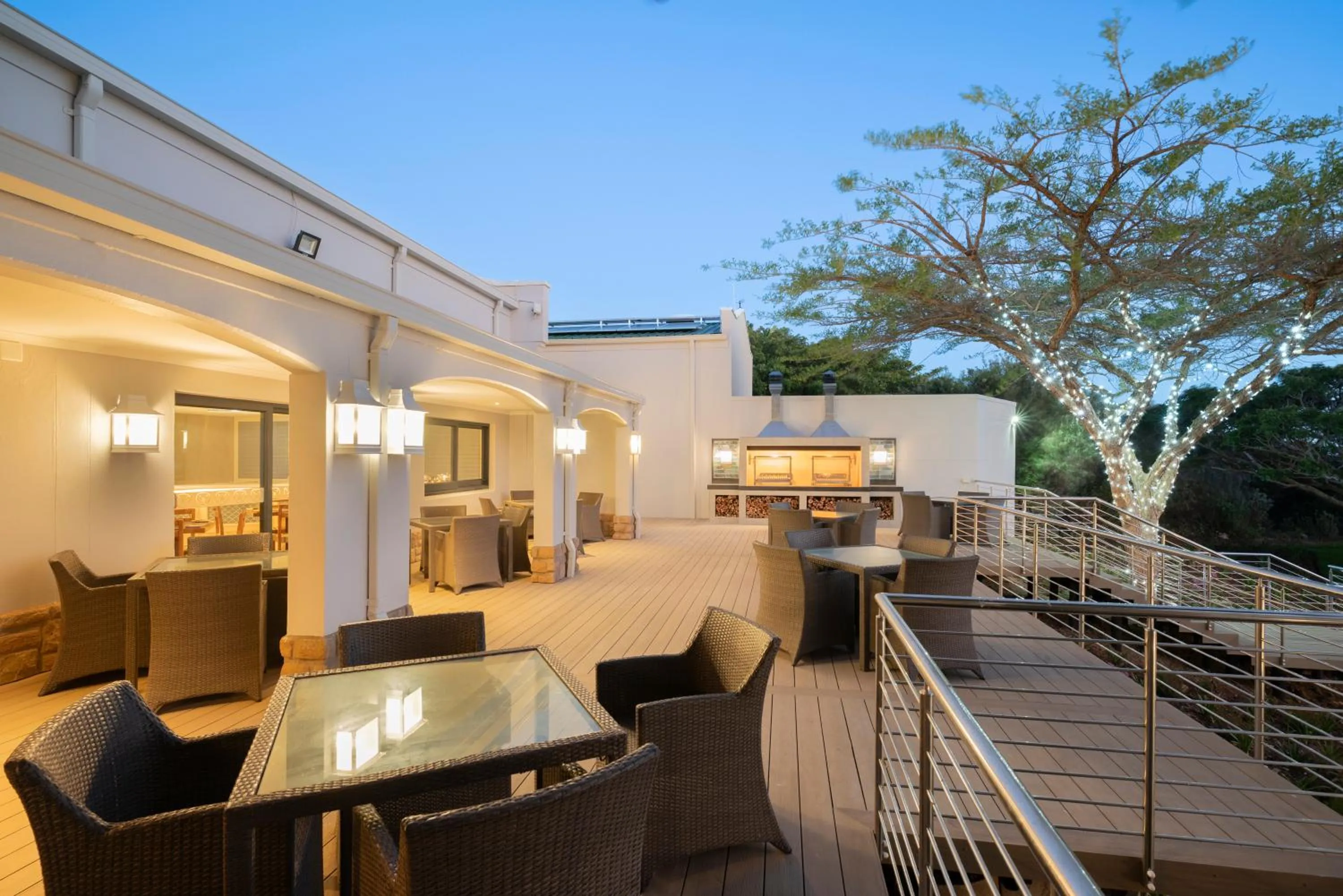 Restaurant/places to eat in Garden Route Hotel