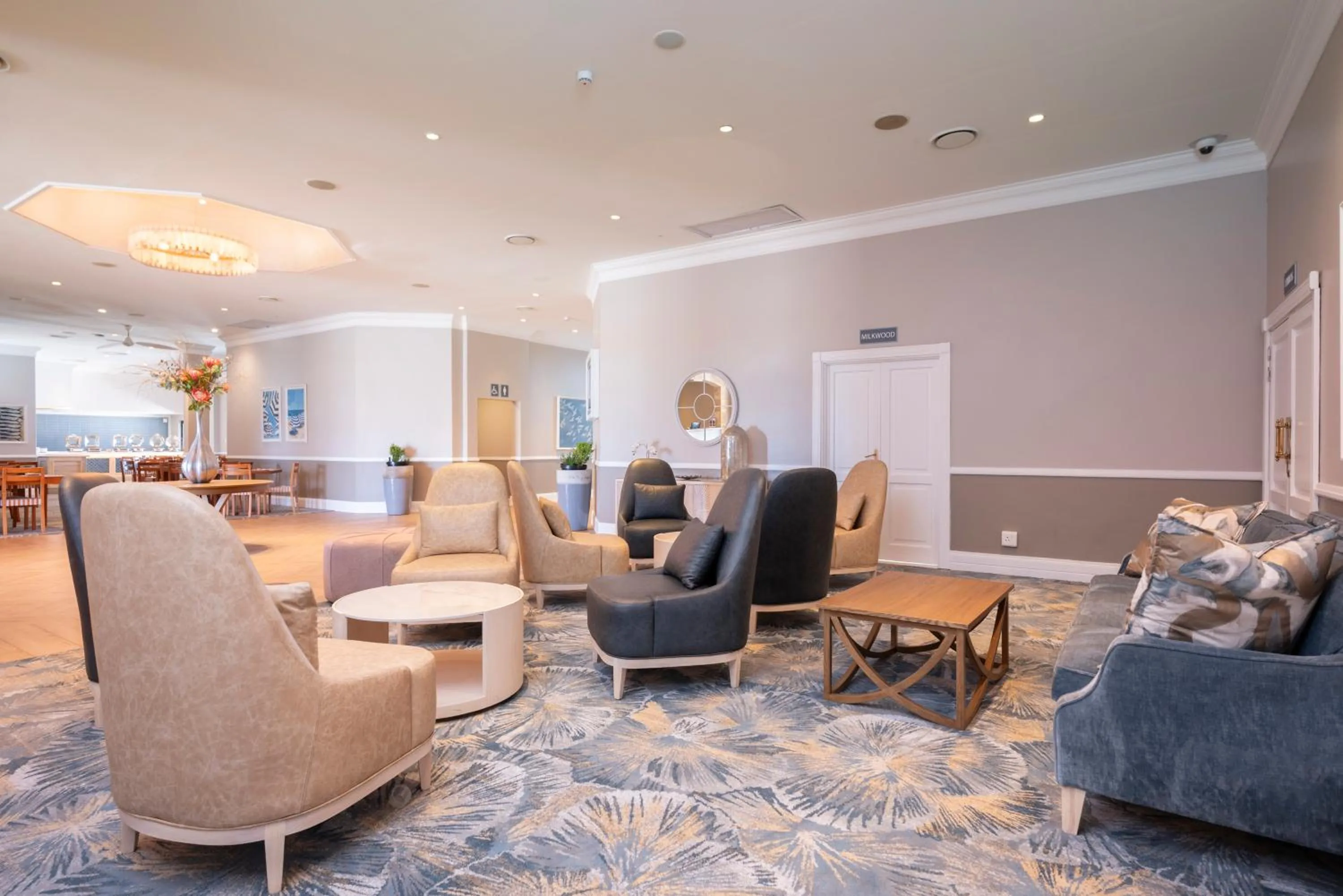 Lobby or reception in Garden Route Hotel