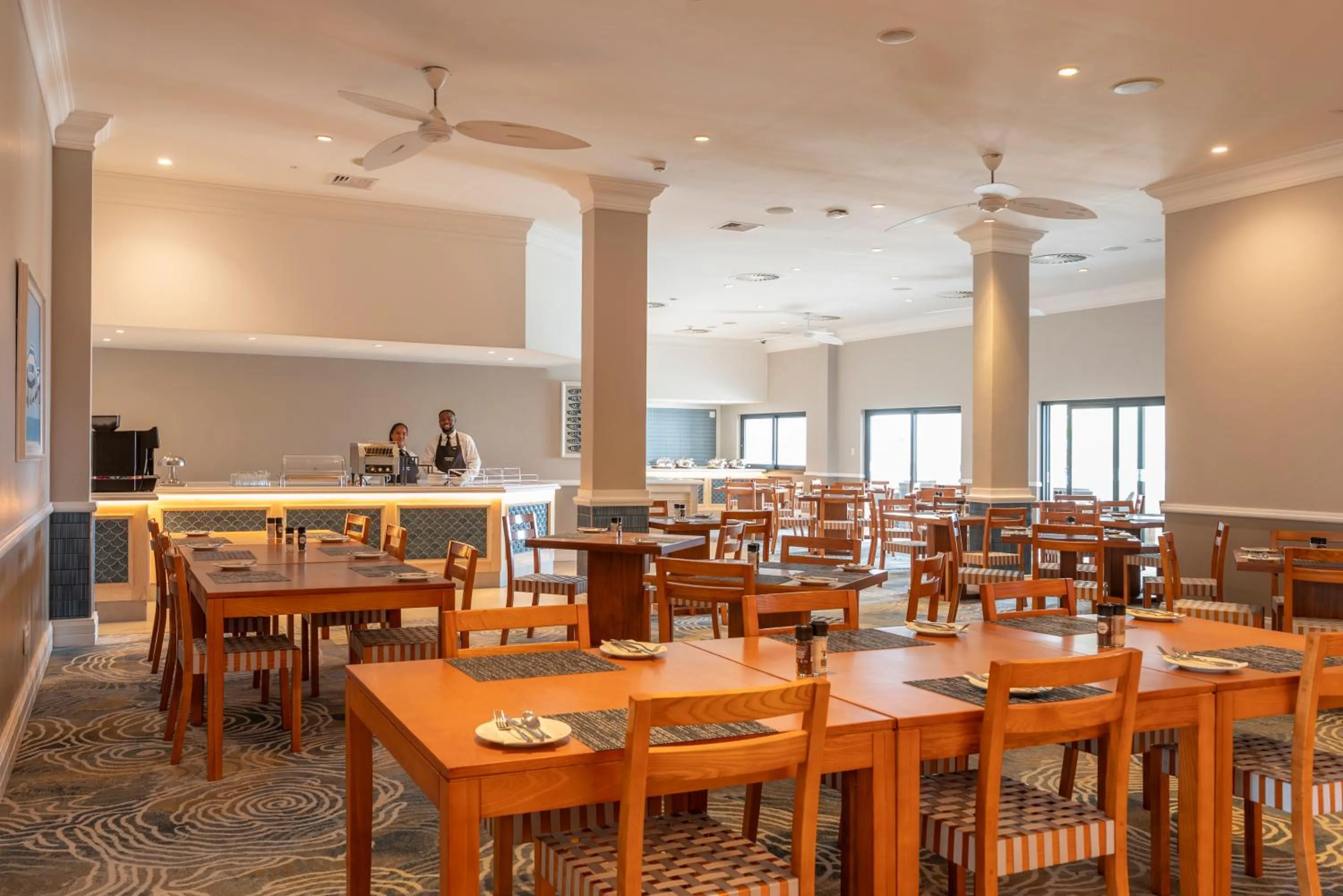 Restaurant/places to eat in Garden Route Hotel