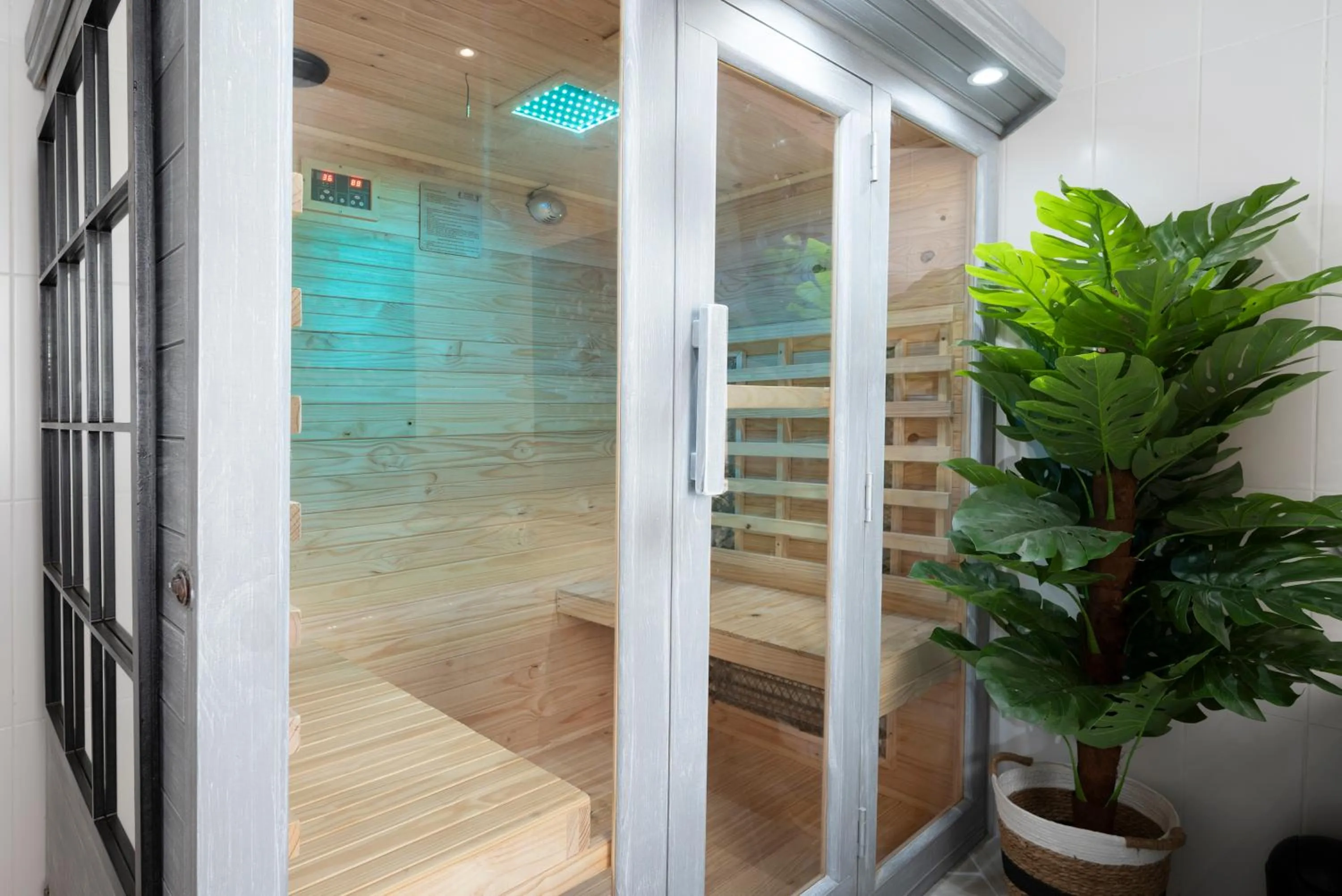 Sauna in Garden Route Hotel