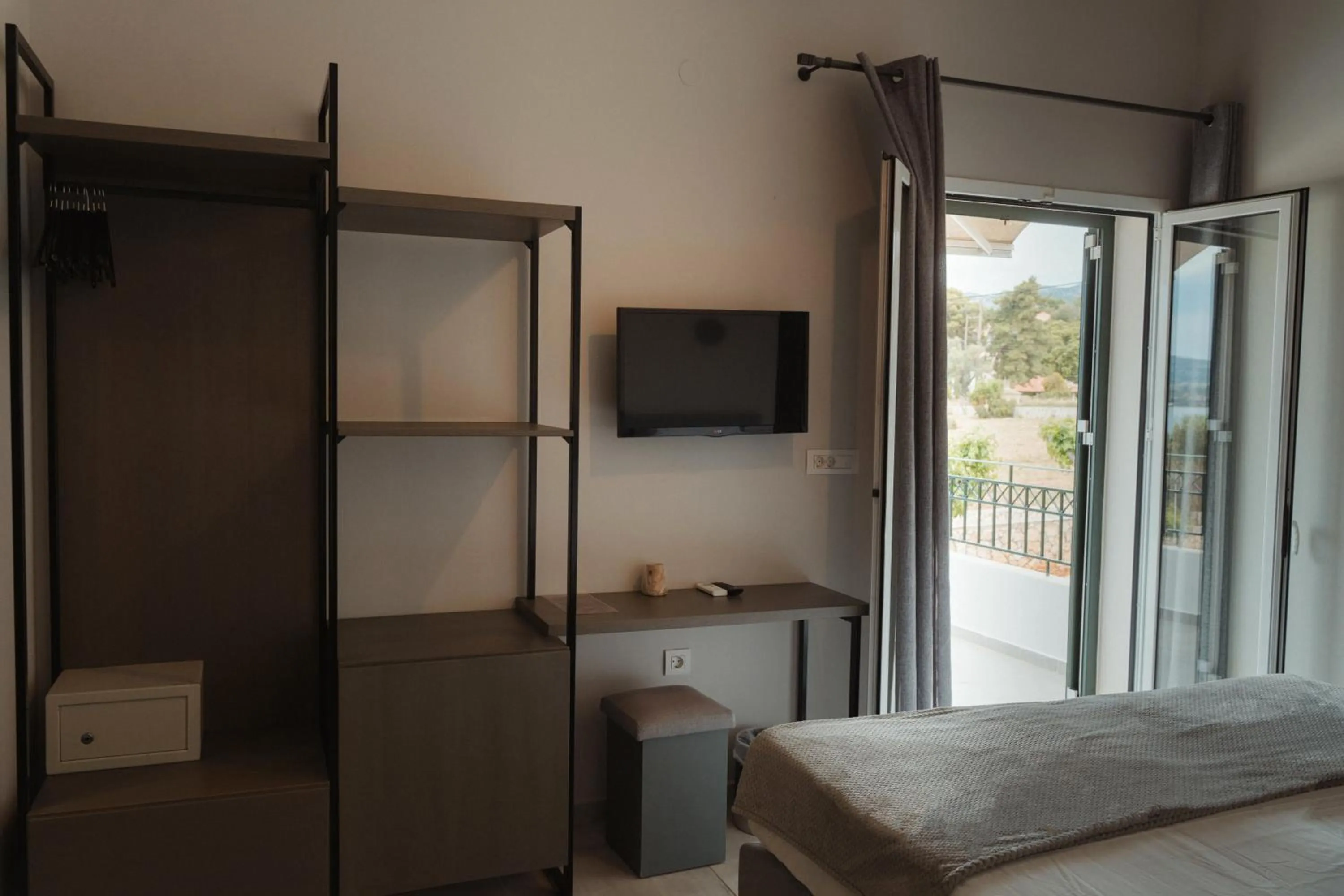 TV and multimedia in Limanaki Hotel