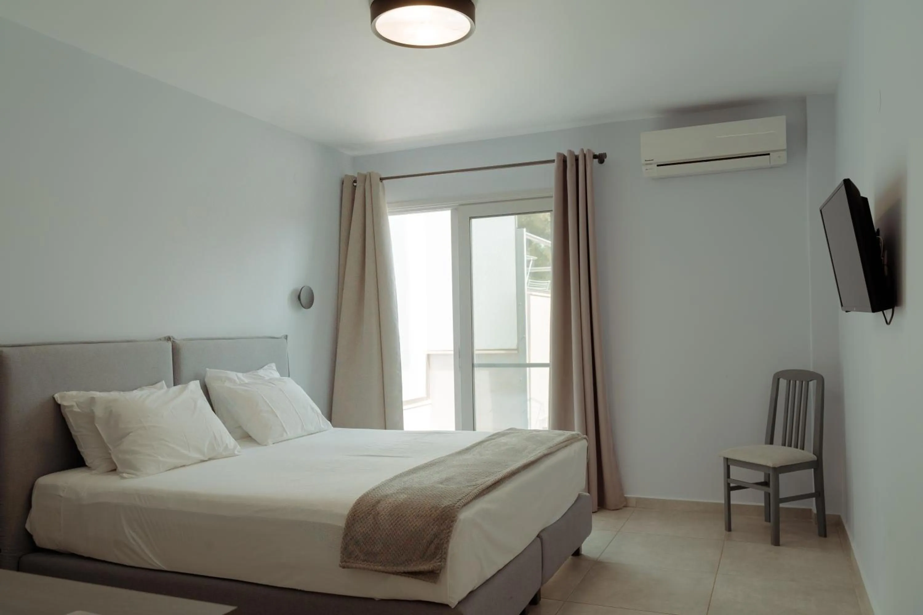 TV and multimedia in Limanaki Hotel