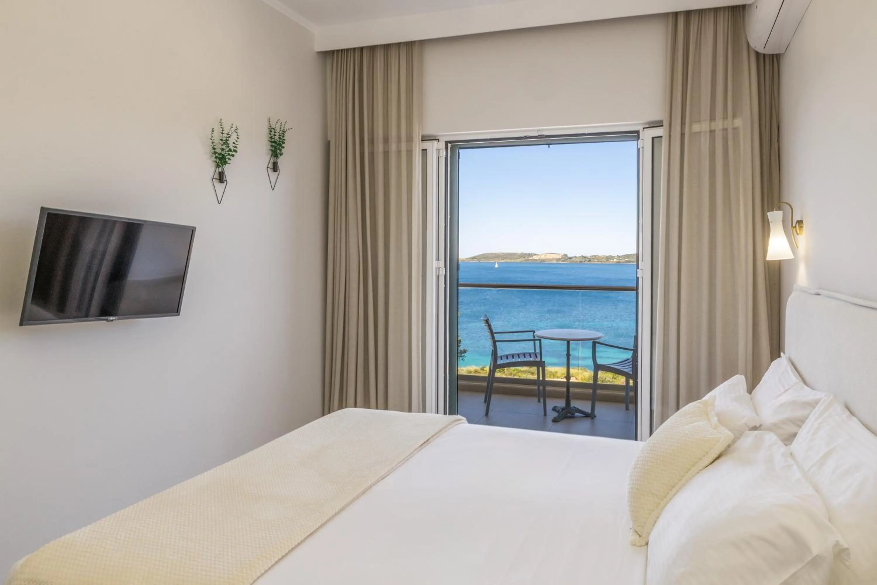 Bed in Limanaki Hotel