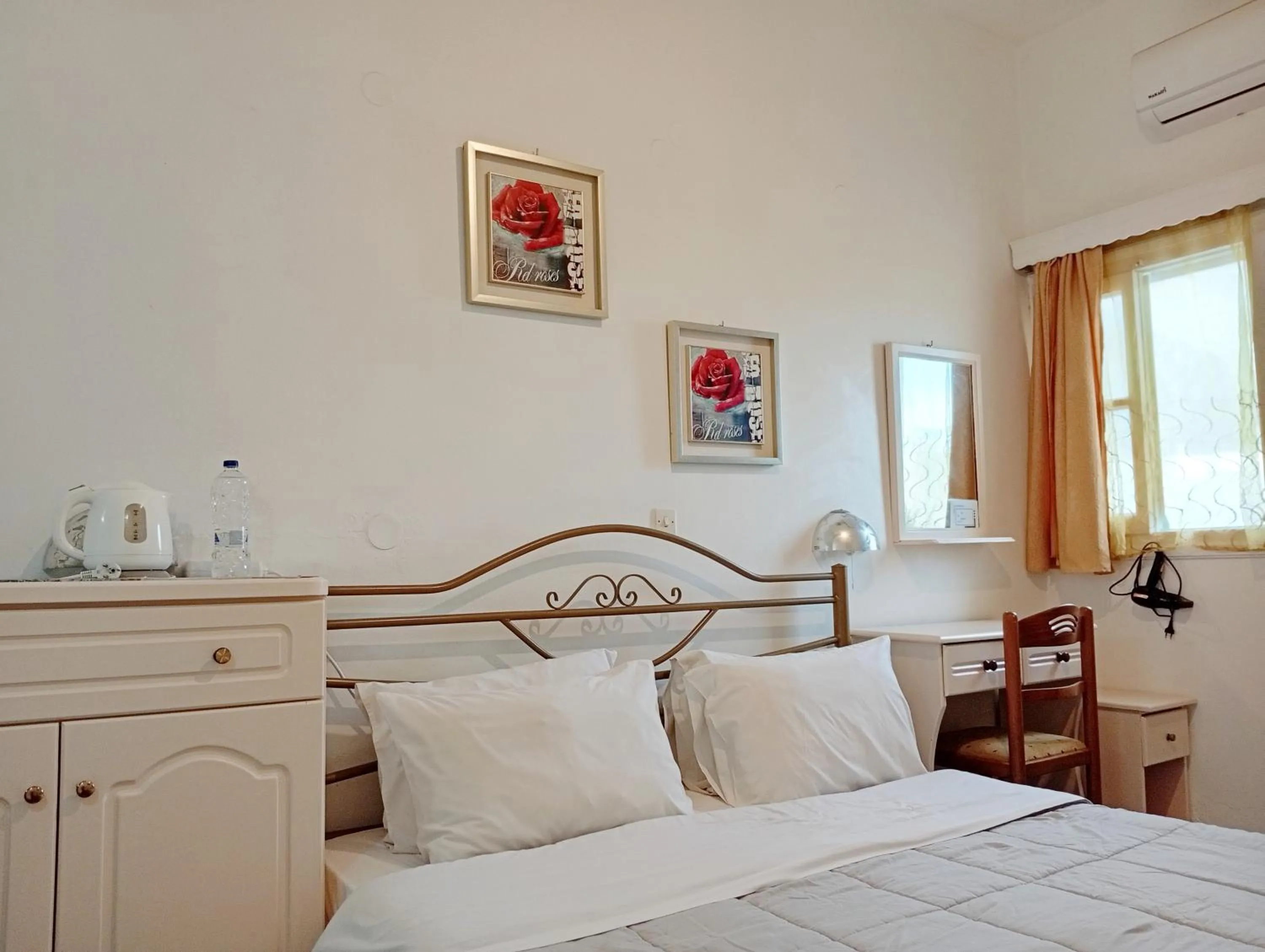 Living room, Bed in The Best