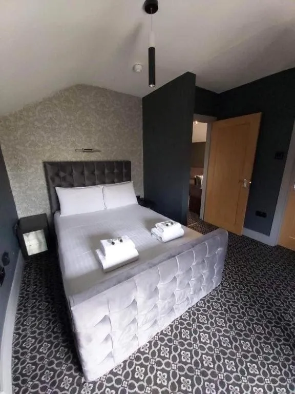 Bedroom, Bed in OYO Ivy Hotel