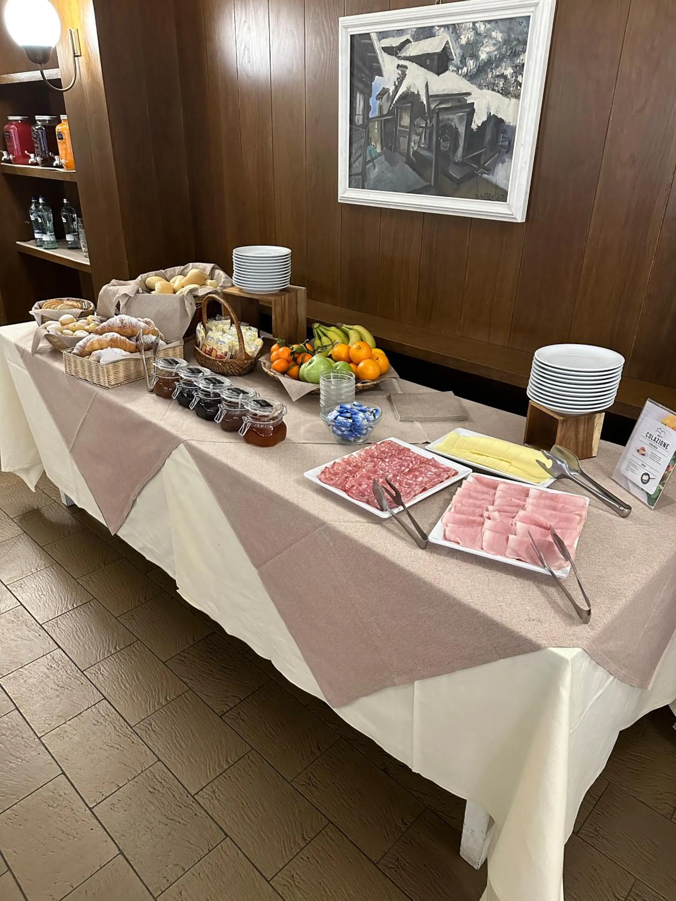 Buffet breakfast in Hotel Alle Tre Baite