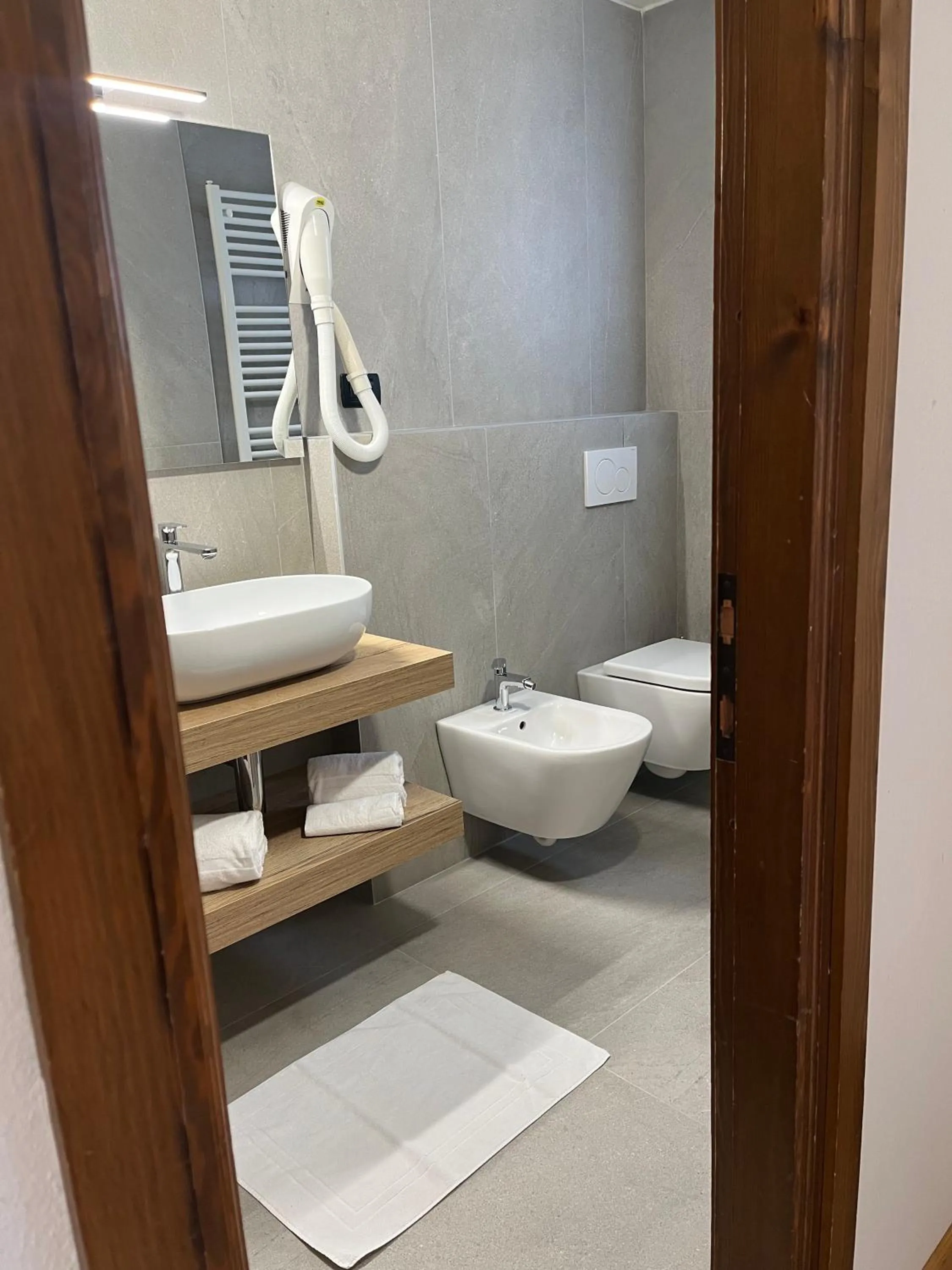 Toilet in Hotel Alle Tre Baite