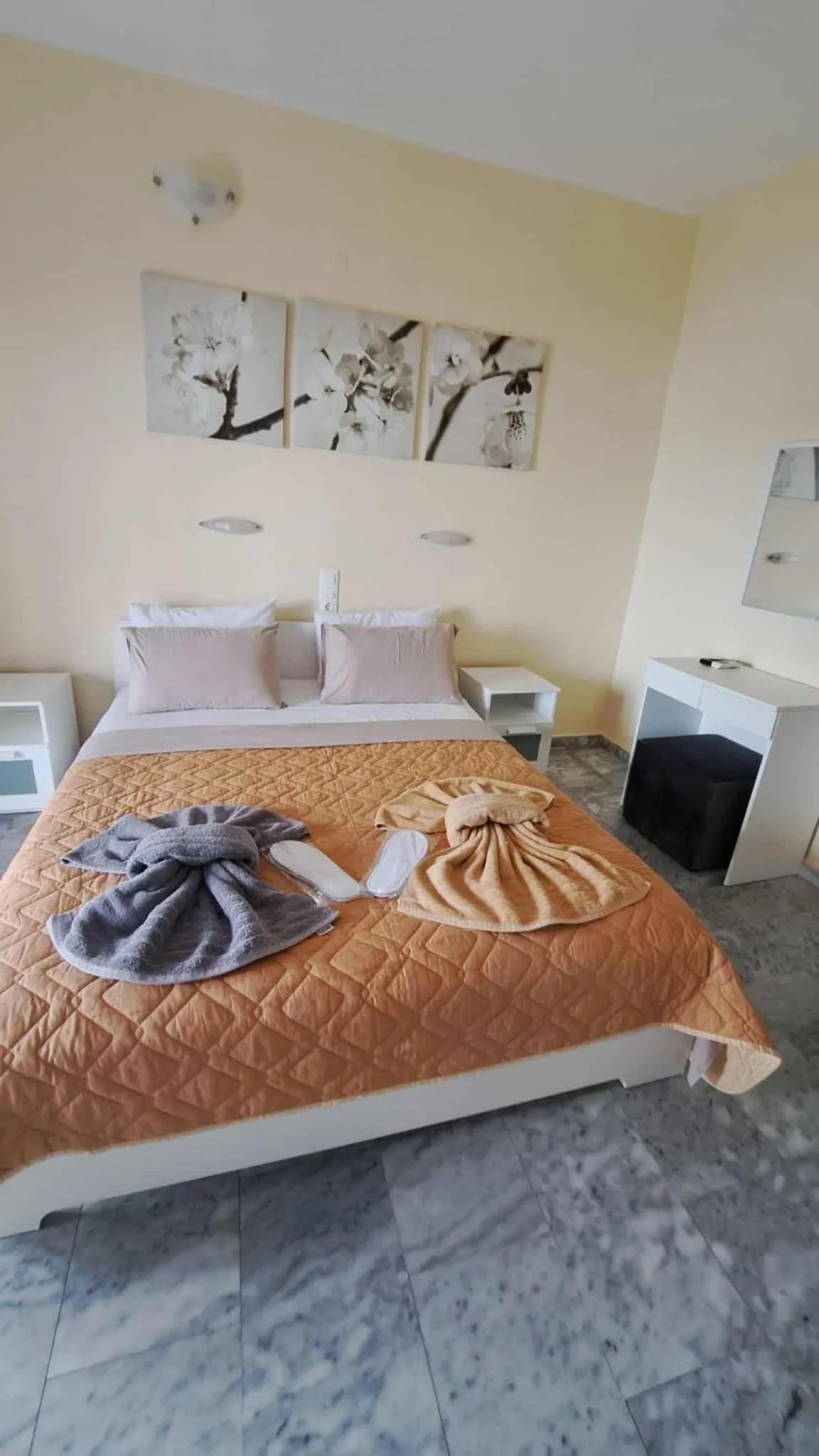 Bed in Villa Kavourakia