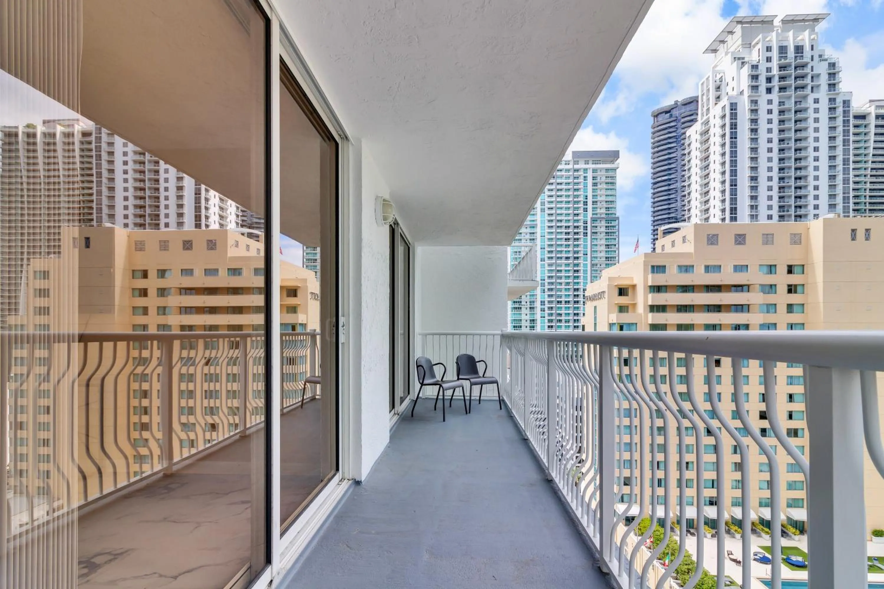 Balcony/Terrace in The Club at Brickell Bay Luxury Suites