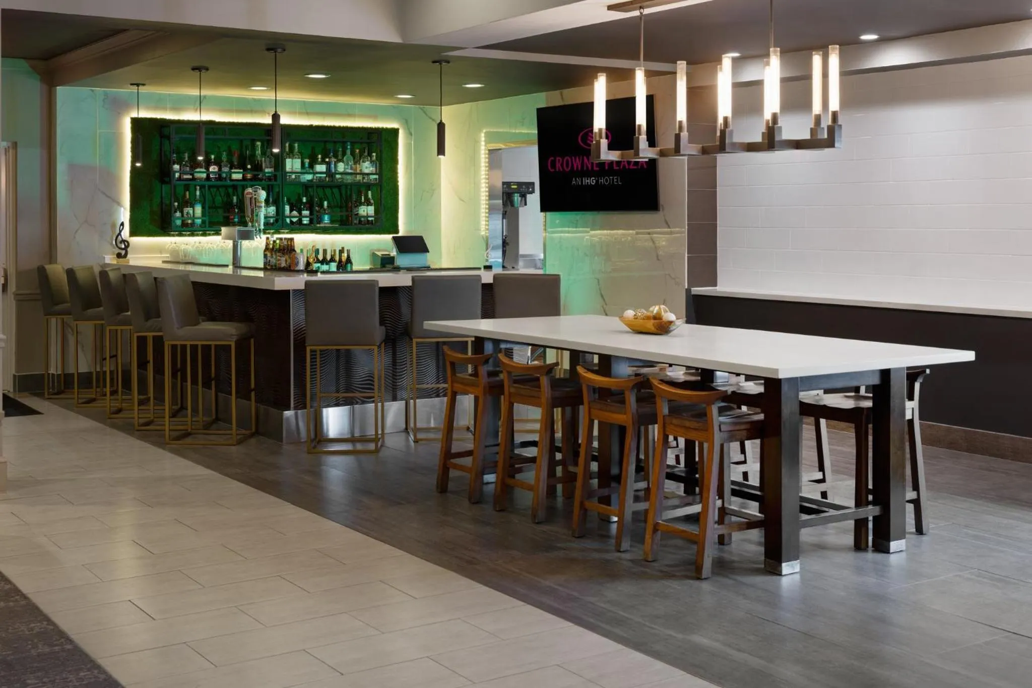 Lounge or bar in Crowne Plaza Nashville Airport by IHG