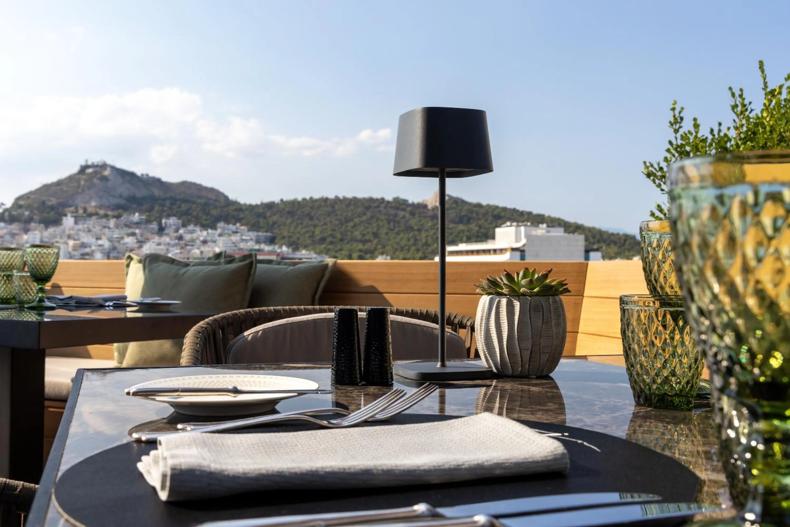 Restaurant/places to eat in Divani Caravel