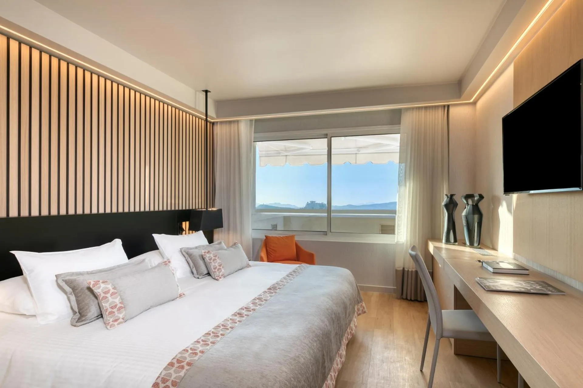 Bed in Divani Caravel