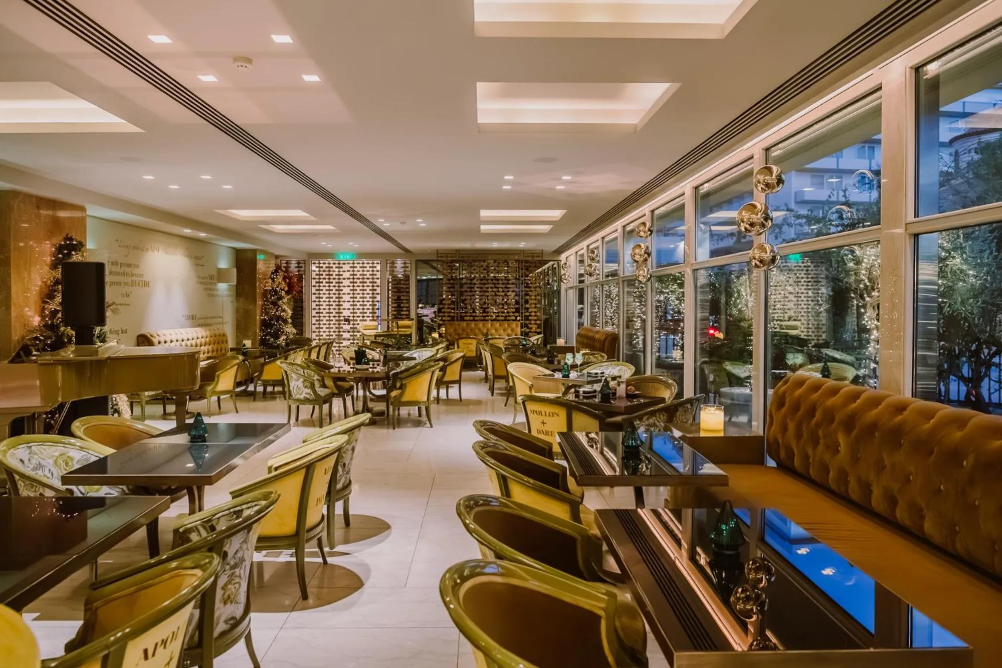 Restaurant/places to eat in Divani Apollon Palace & Thalasso