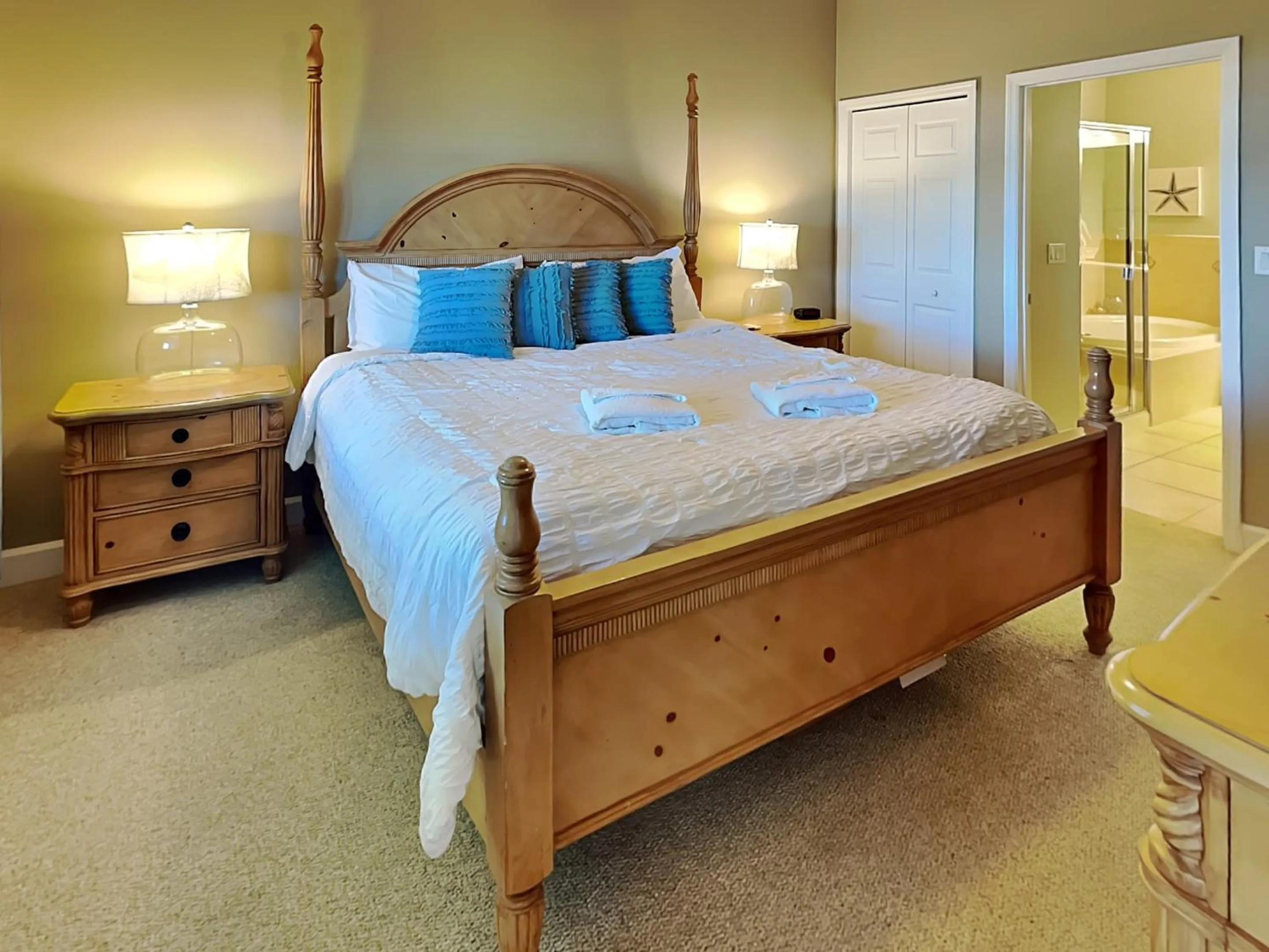 Bed in 633 Cinnamon Beach