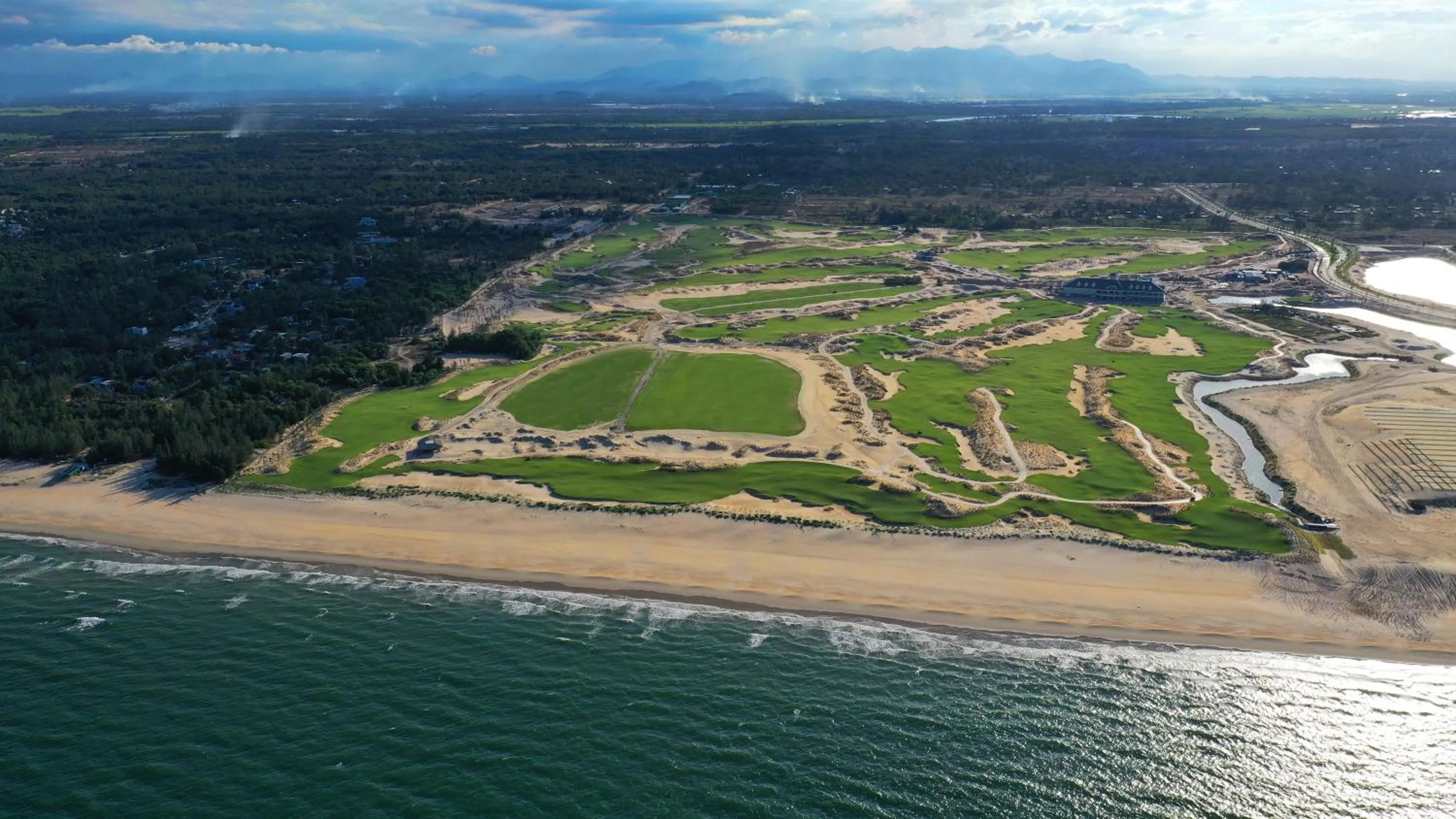 Golfcourse in New World Hoiana Beach Resort