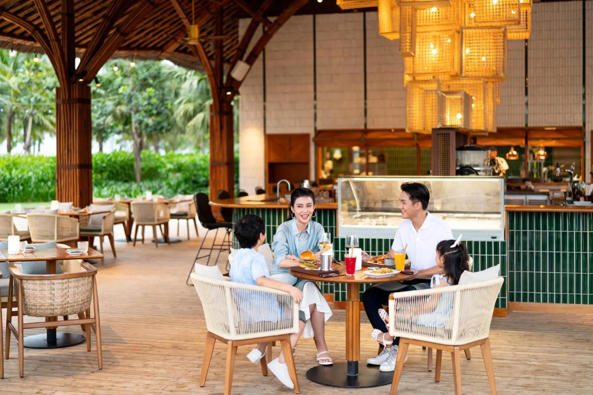 Restaurant/places to eat in New World Hoiana Beach Resort