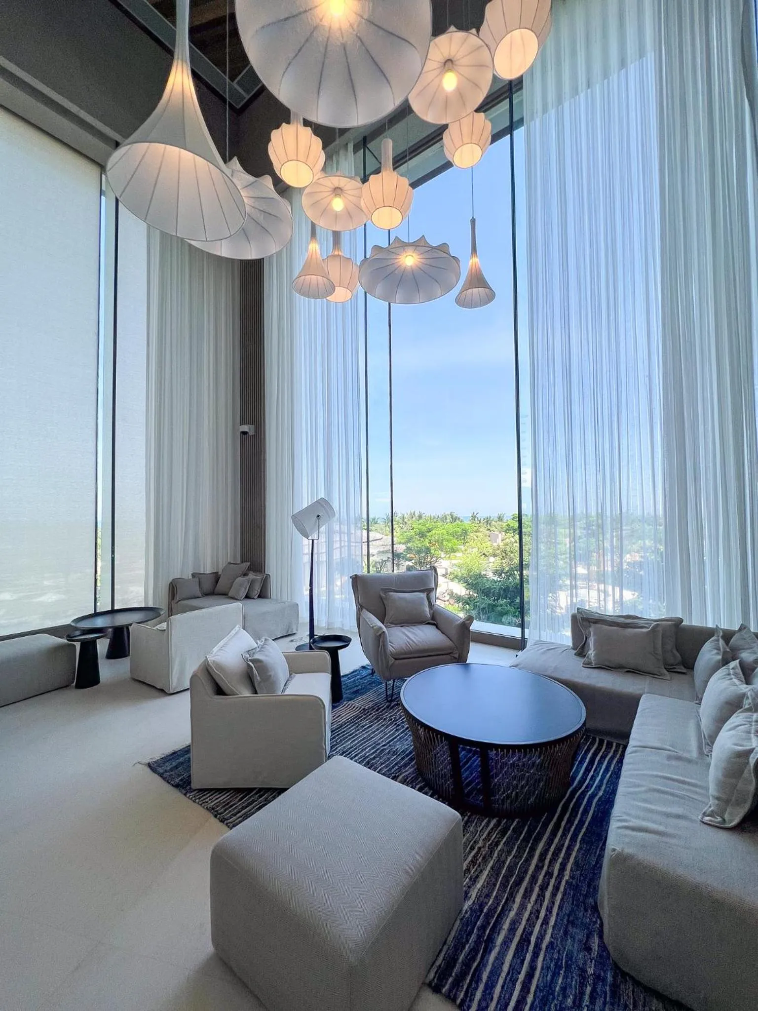 Lounge or bar in New World Hoiana Beach Resort