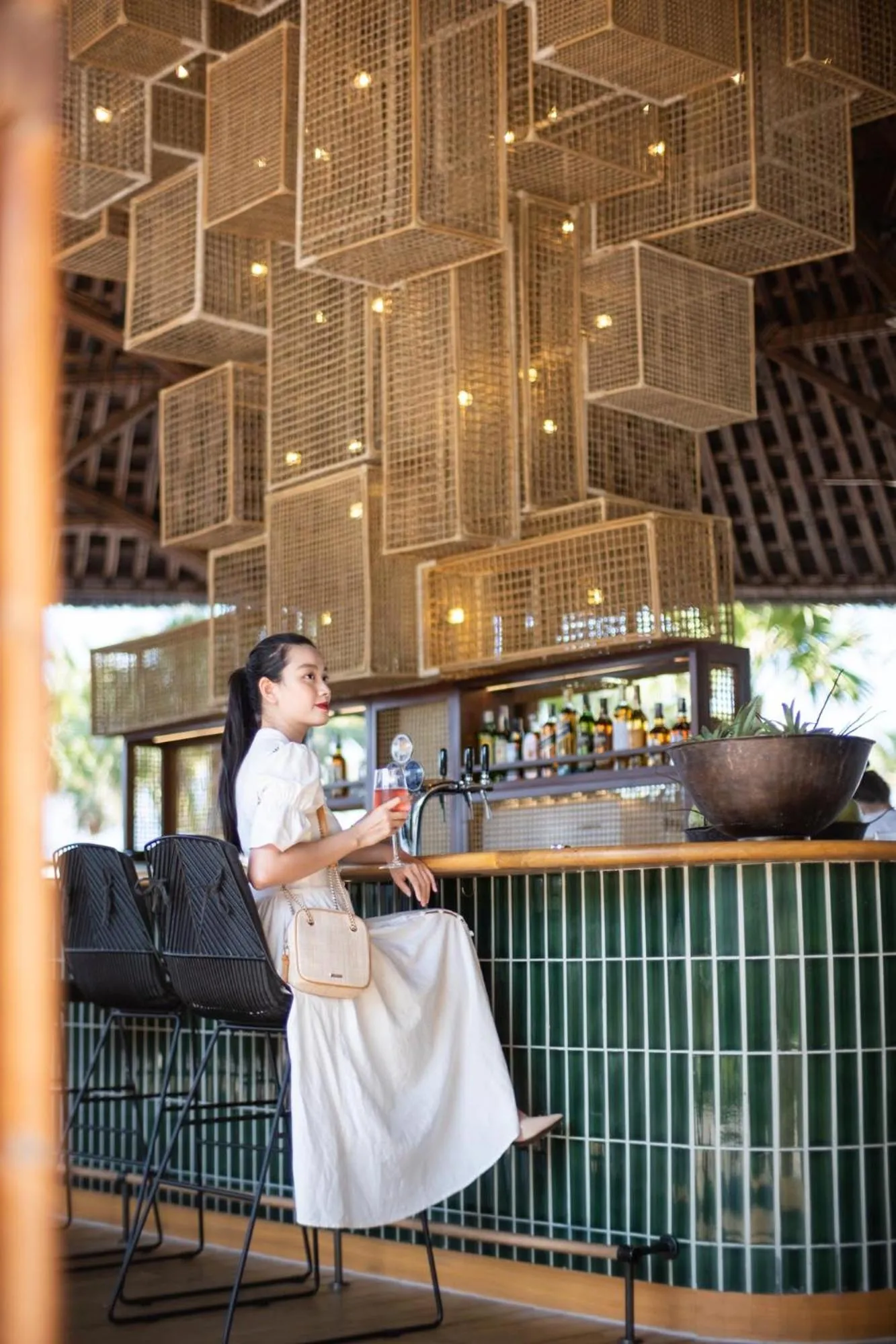 Lounge or bar in New World Hoiana Beach Resort