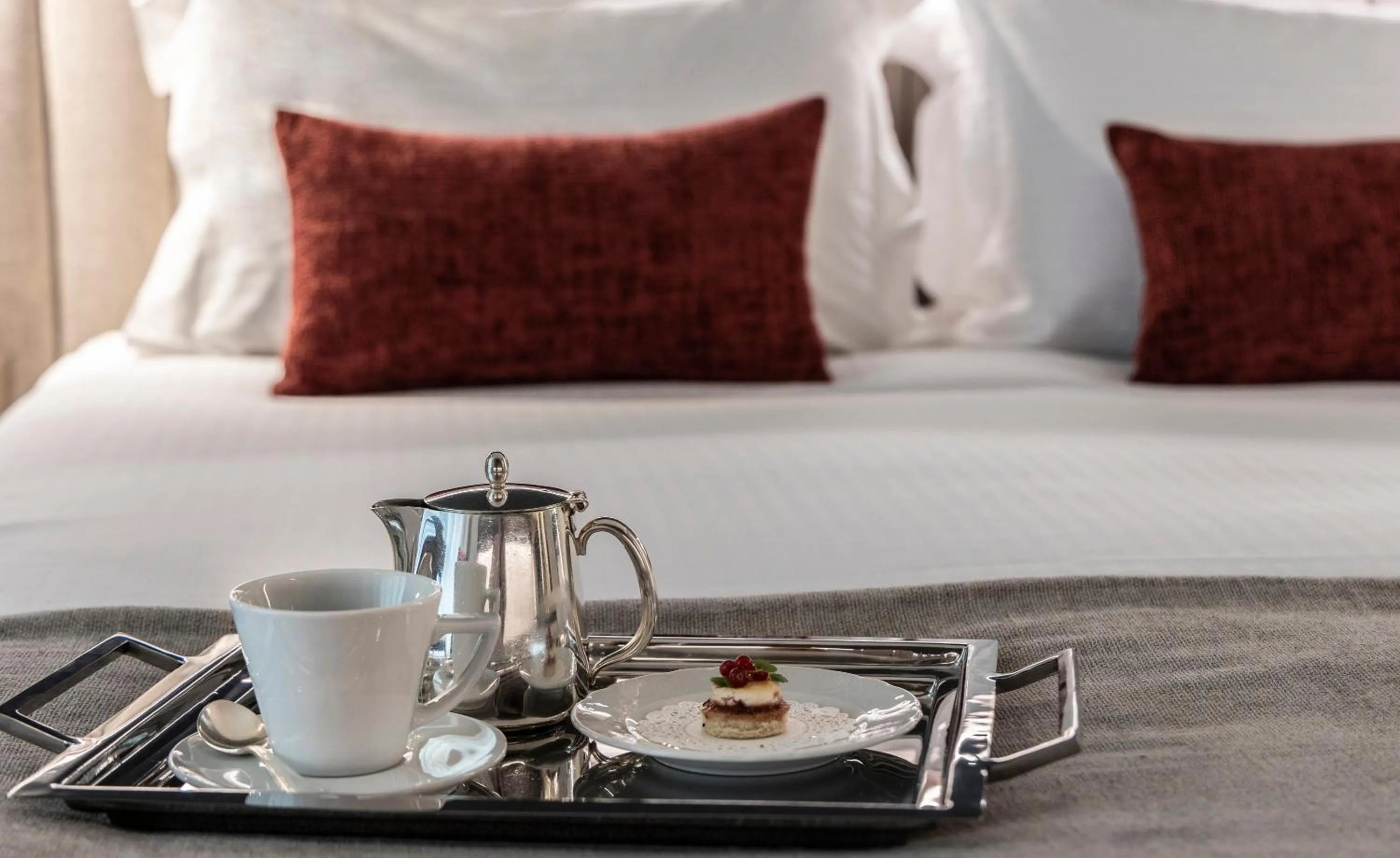 Bed in NJV Athens Plaza