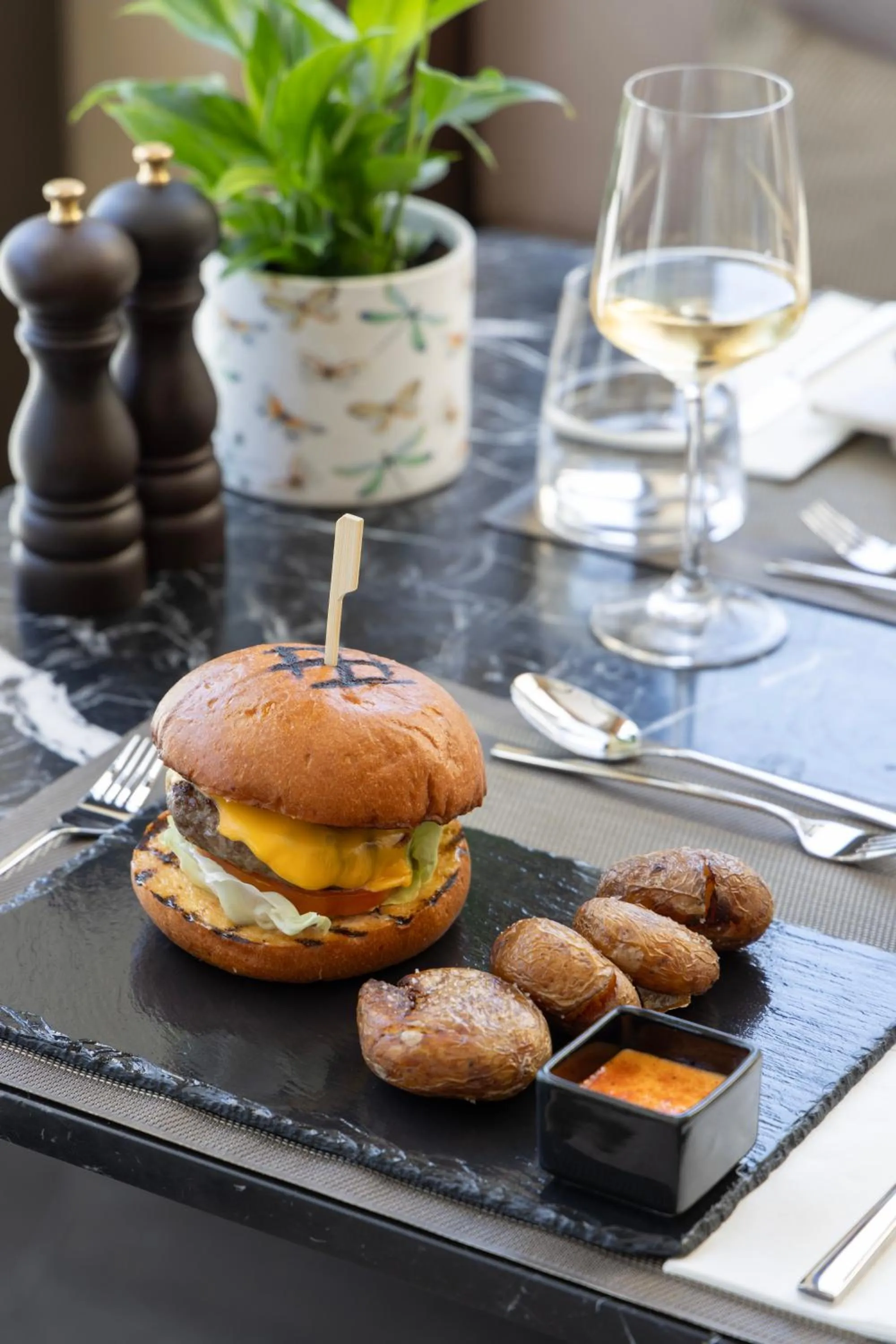 Restaurant/places to eat in NJV Athens Plaza