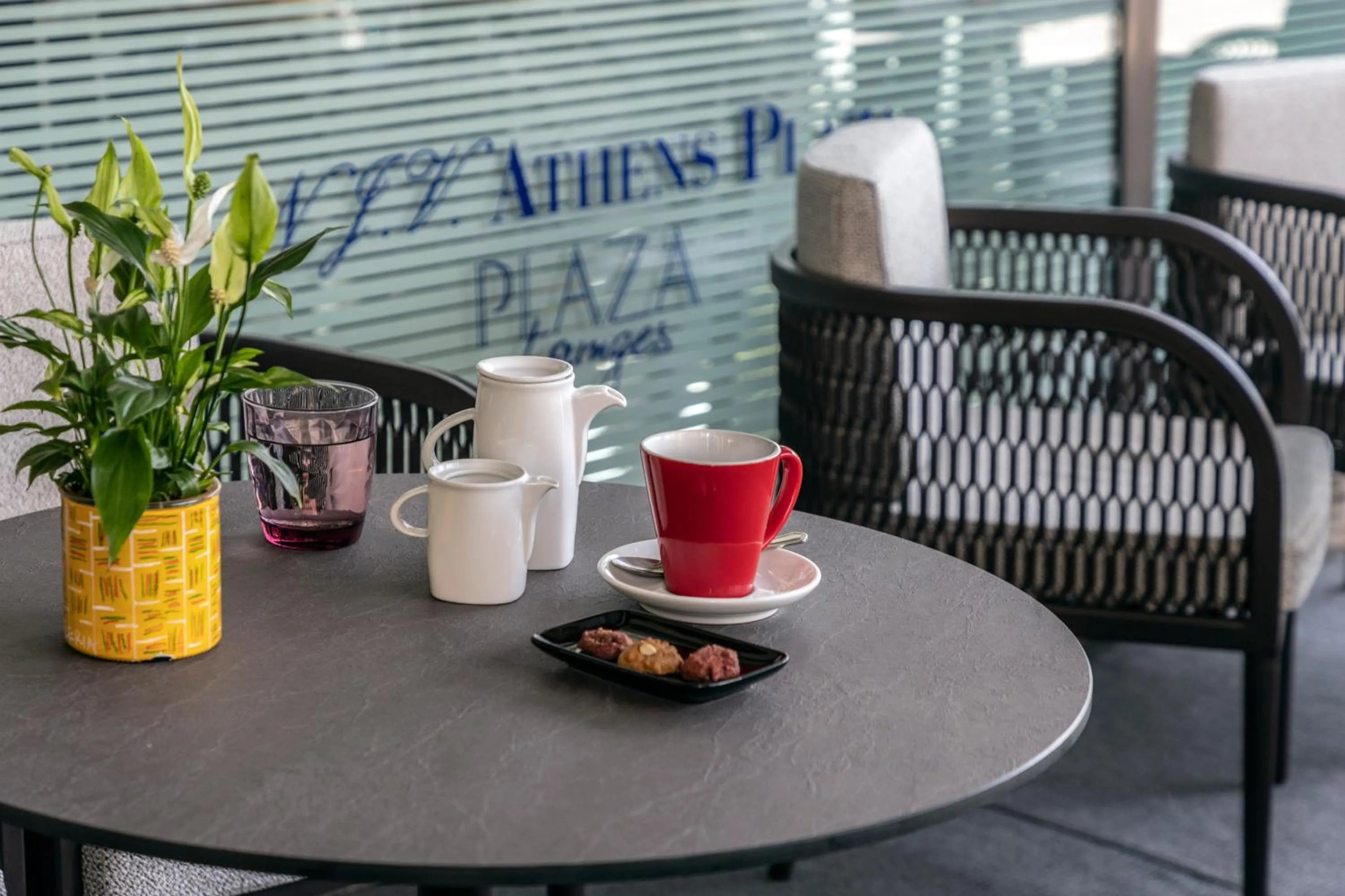 Restaurant/places to eat in NJV Athens Plaza