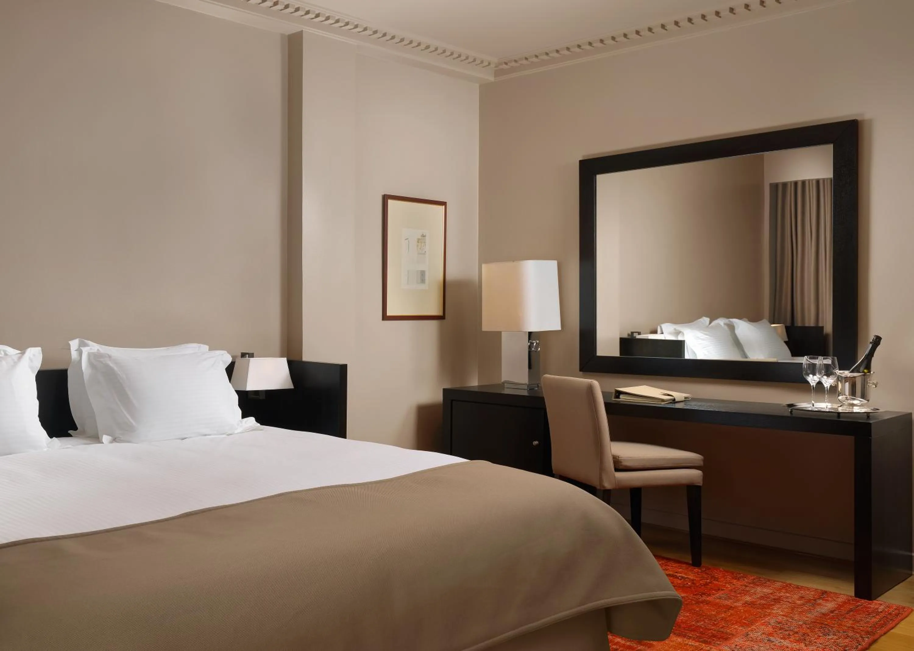 Bed in NJV Athens Plaza