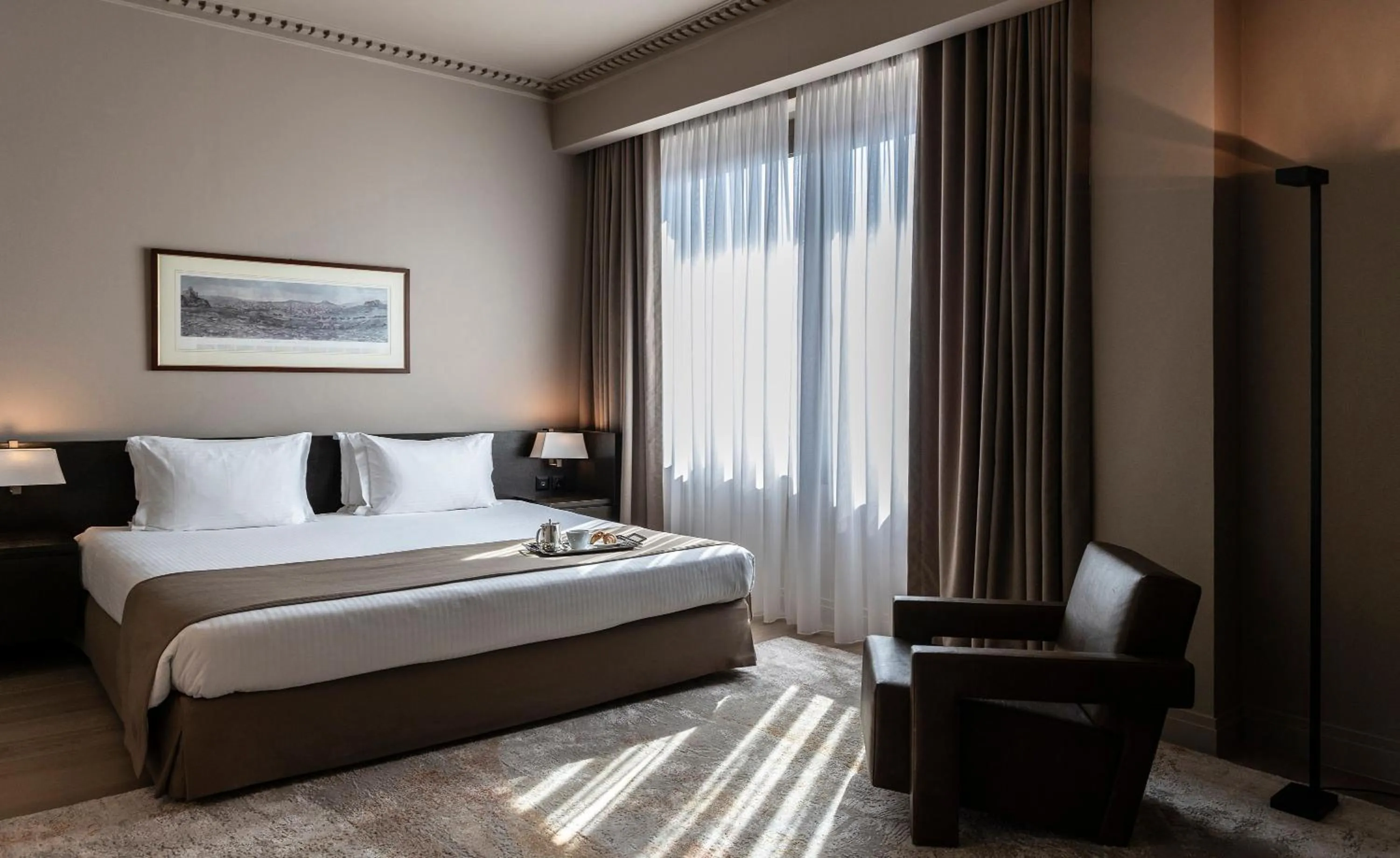 Bed in NJV Athens Plaza