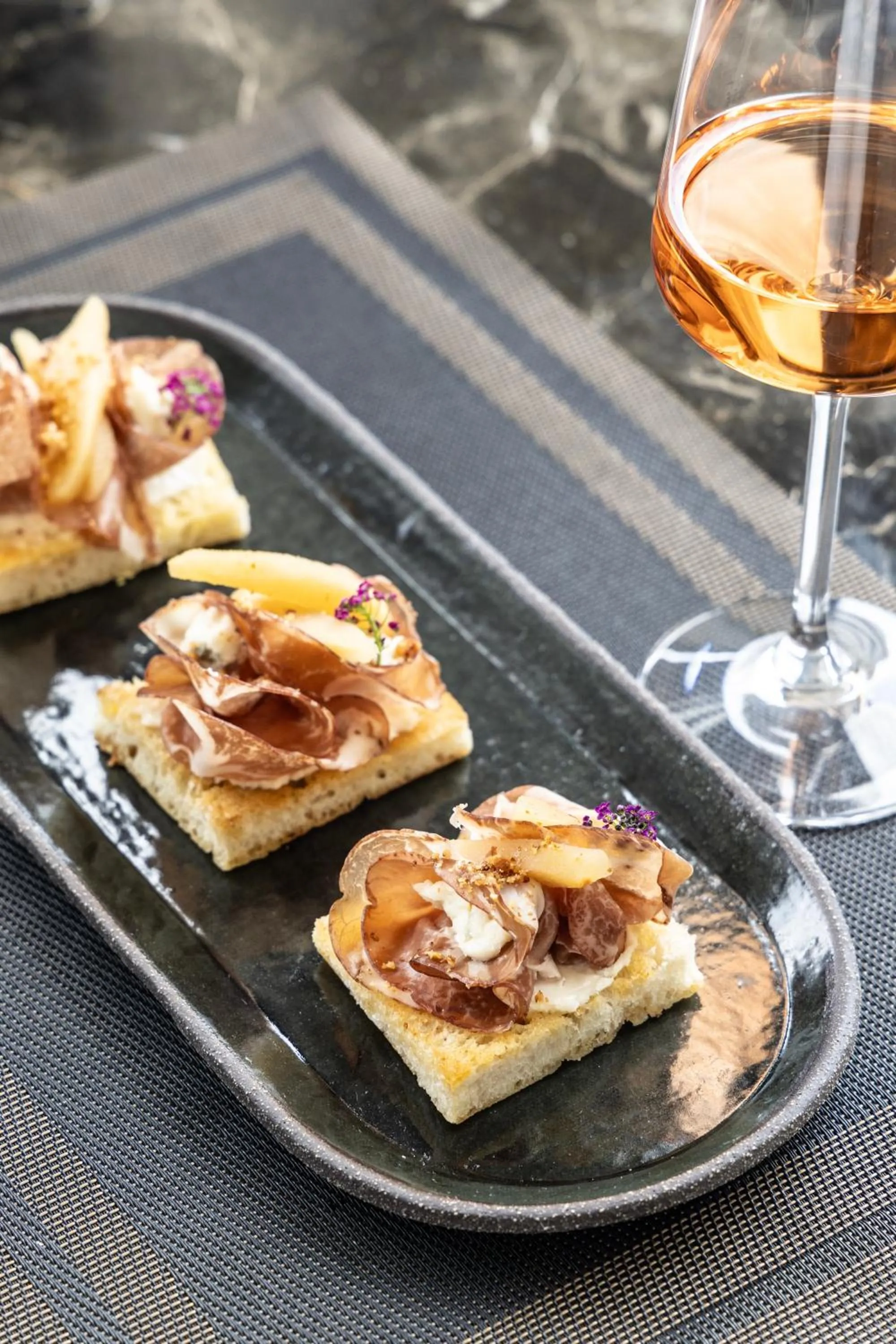 Restaurant/places to eat in NJV Athens Plaza