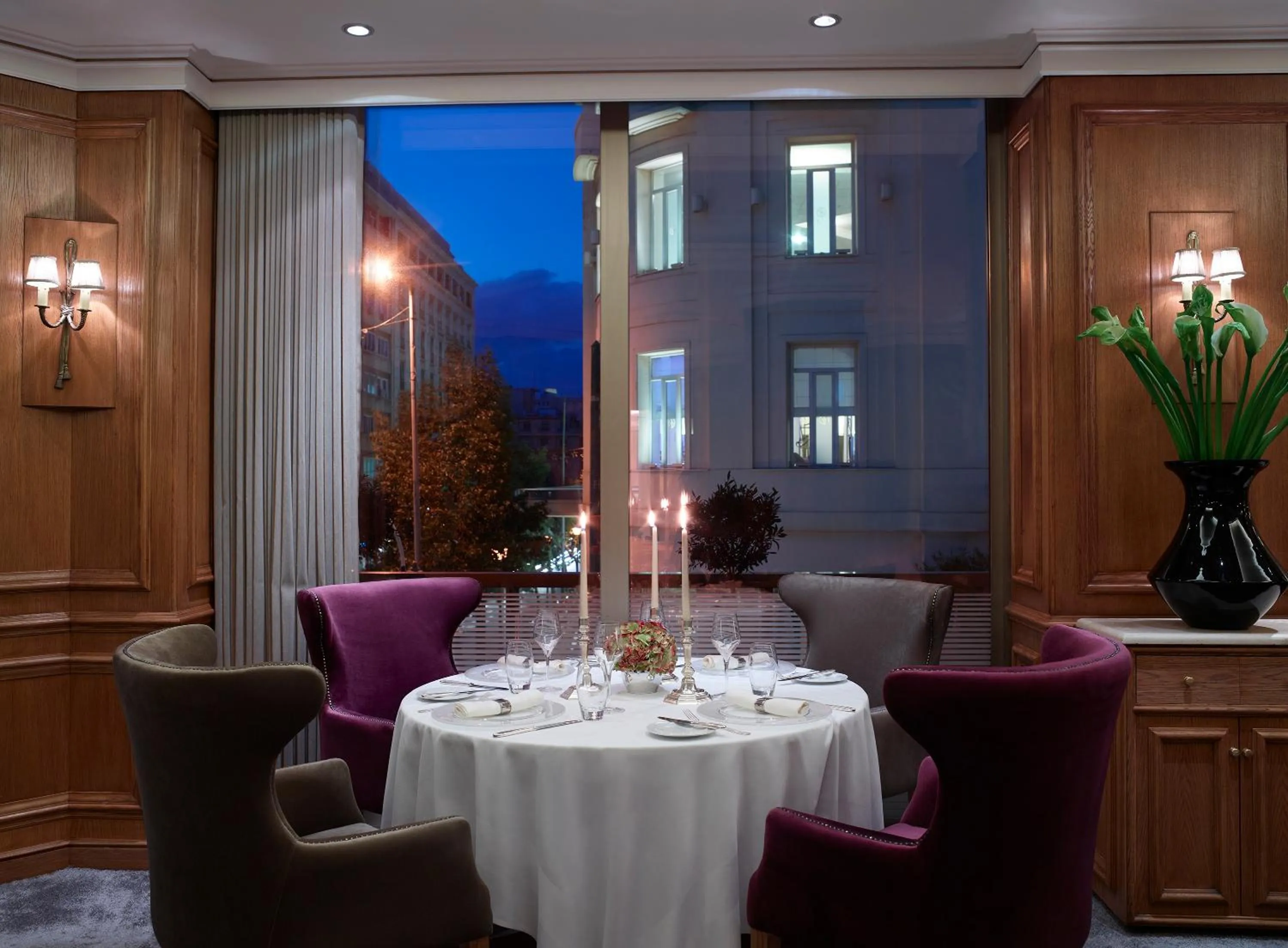 Restaurant/places to eat in NJV Athens Plaza