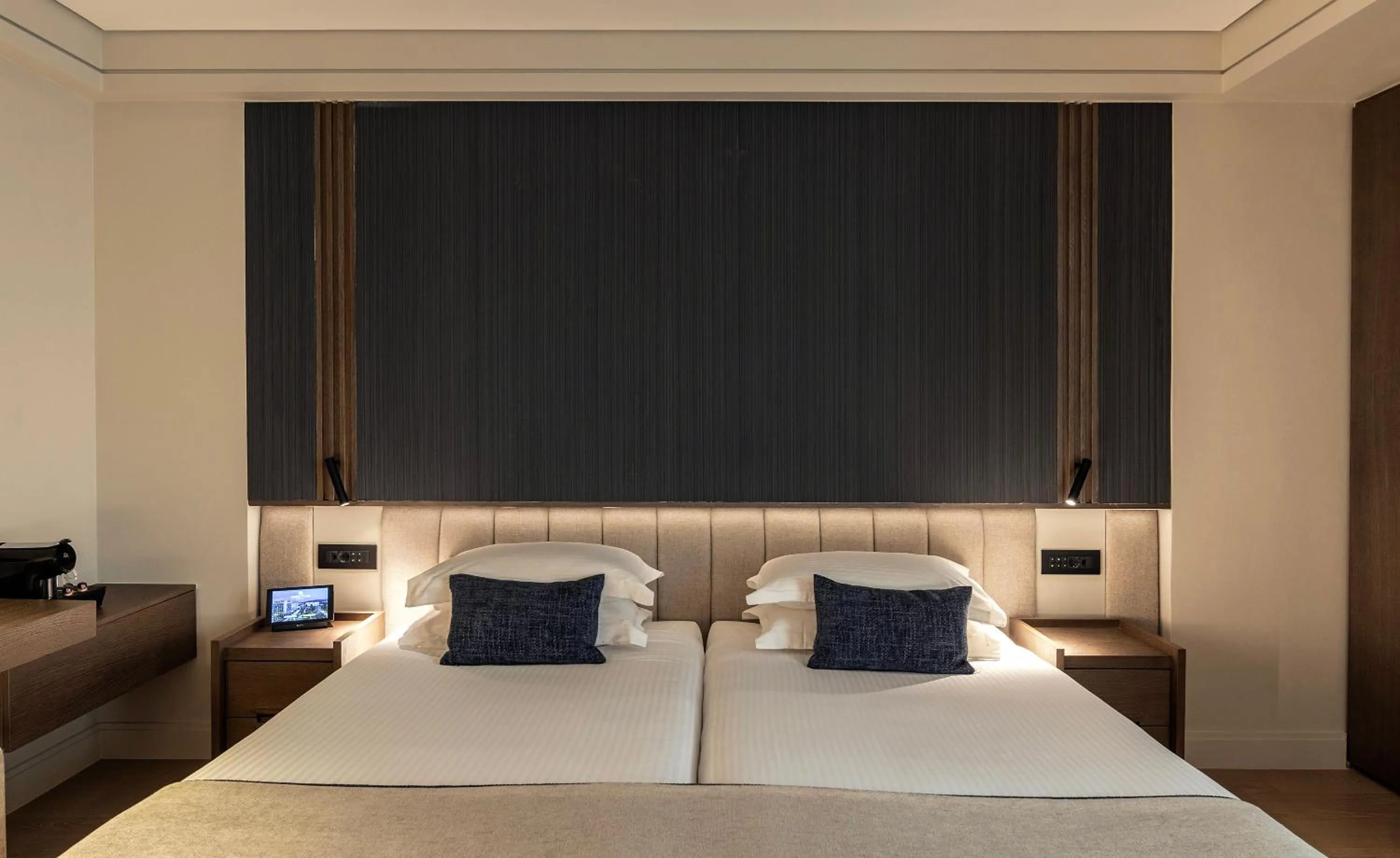 Bed in NJV Athens Plaza