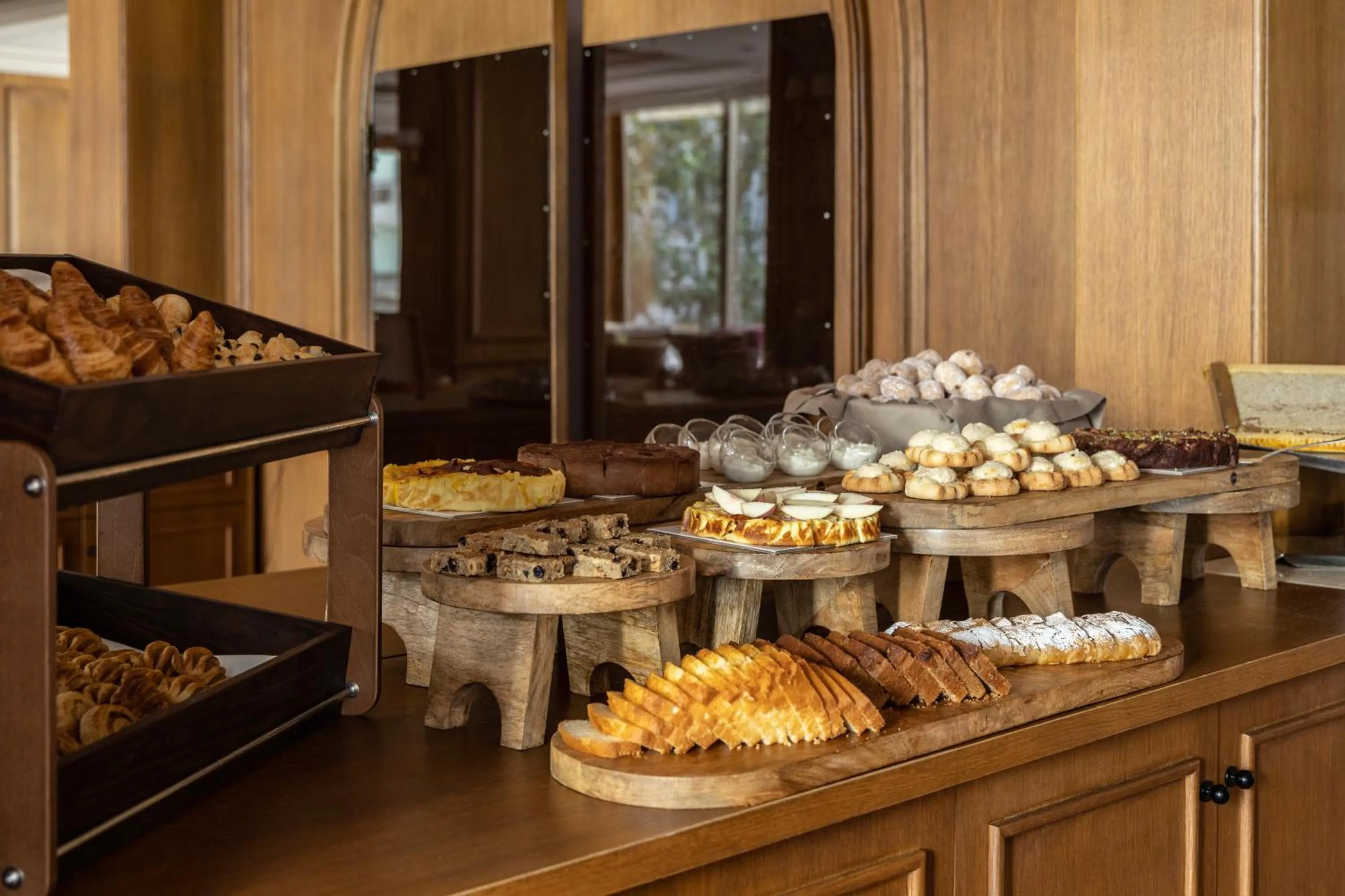 Breakfast in NJV Athens Plaza