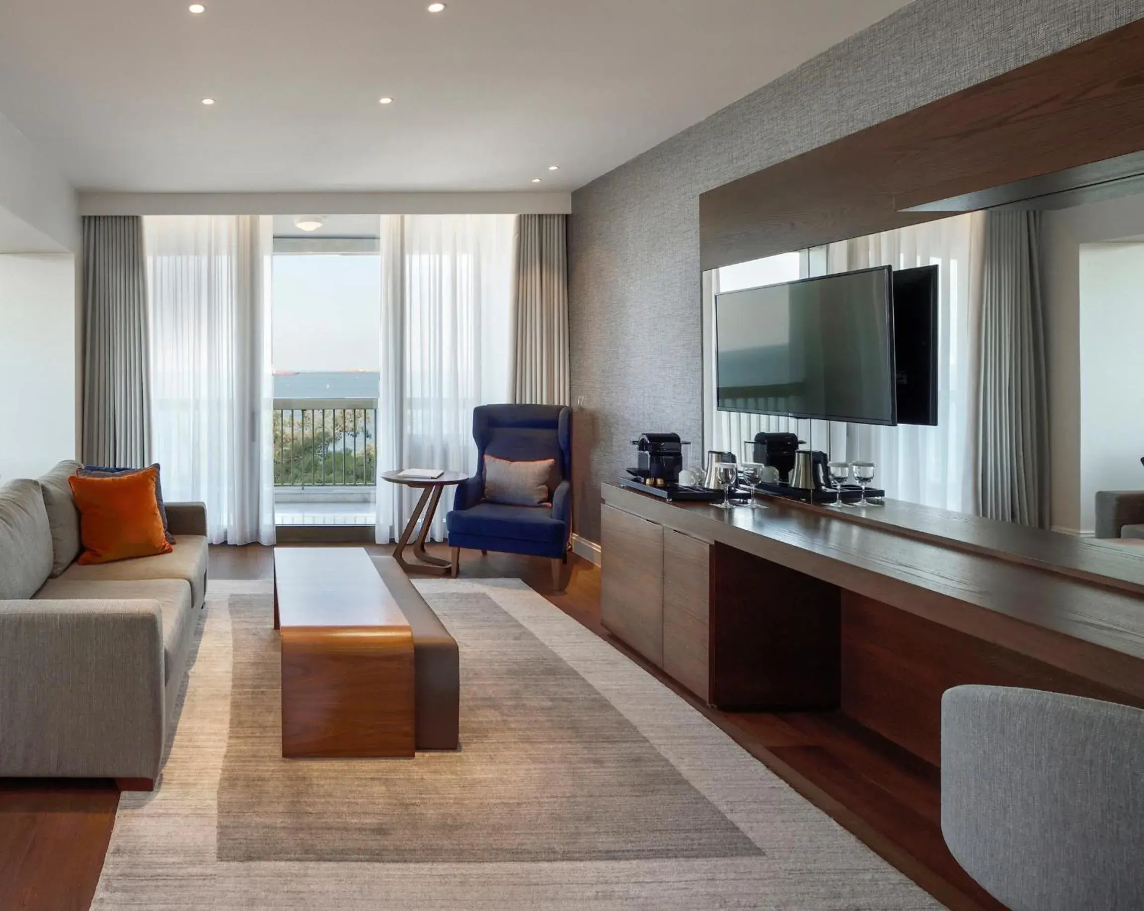 Deluxe Suite with Sea View in Makedonia Palace Deluxe Suite with Sea View in Makedonia Palace