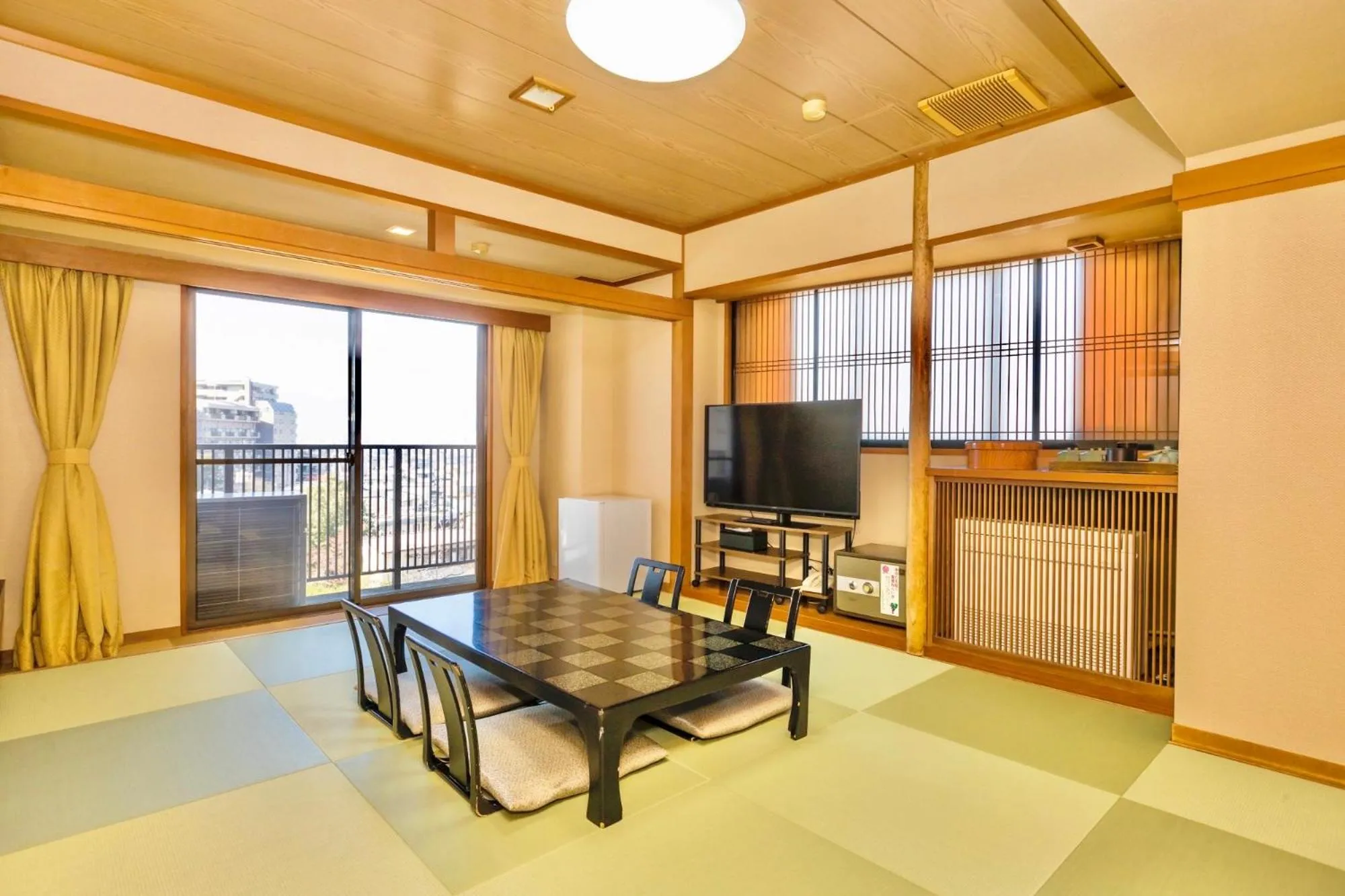 TV and multimedia in Japanese Onsen Ryokan Kohakuen