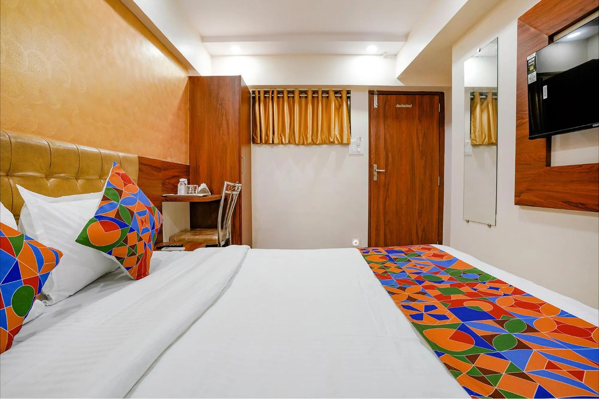 Bed in FabExpress Alive - Nr Juhu Beach