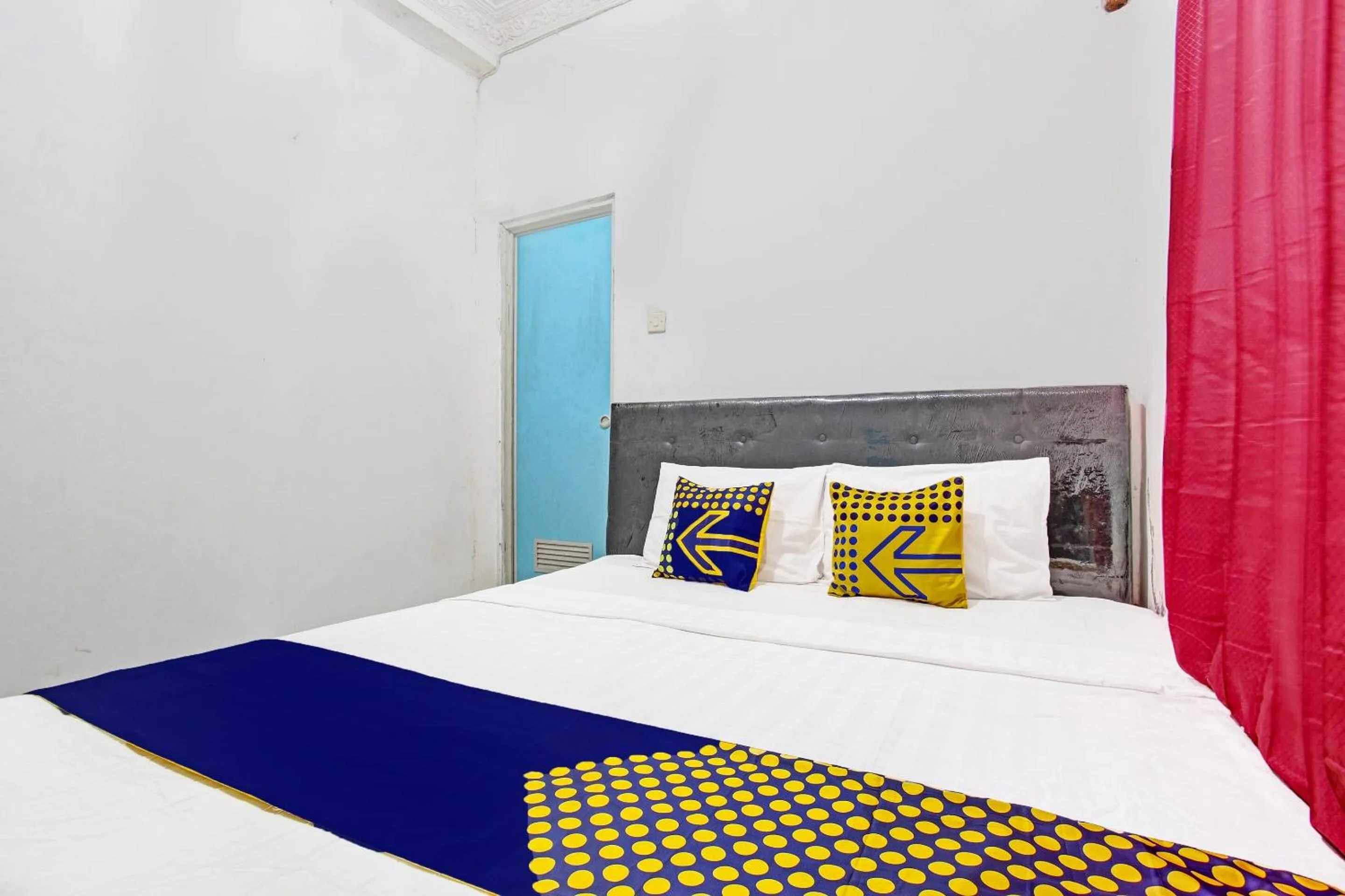 Bedroom, Bed in Hotel O Adinda Kost