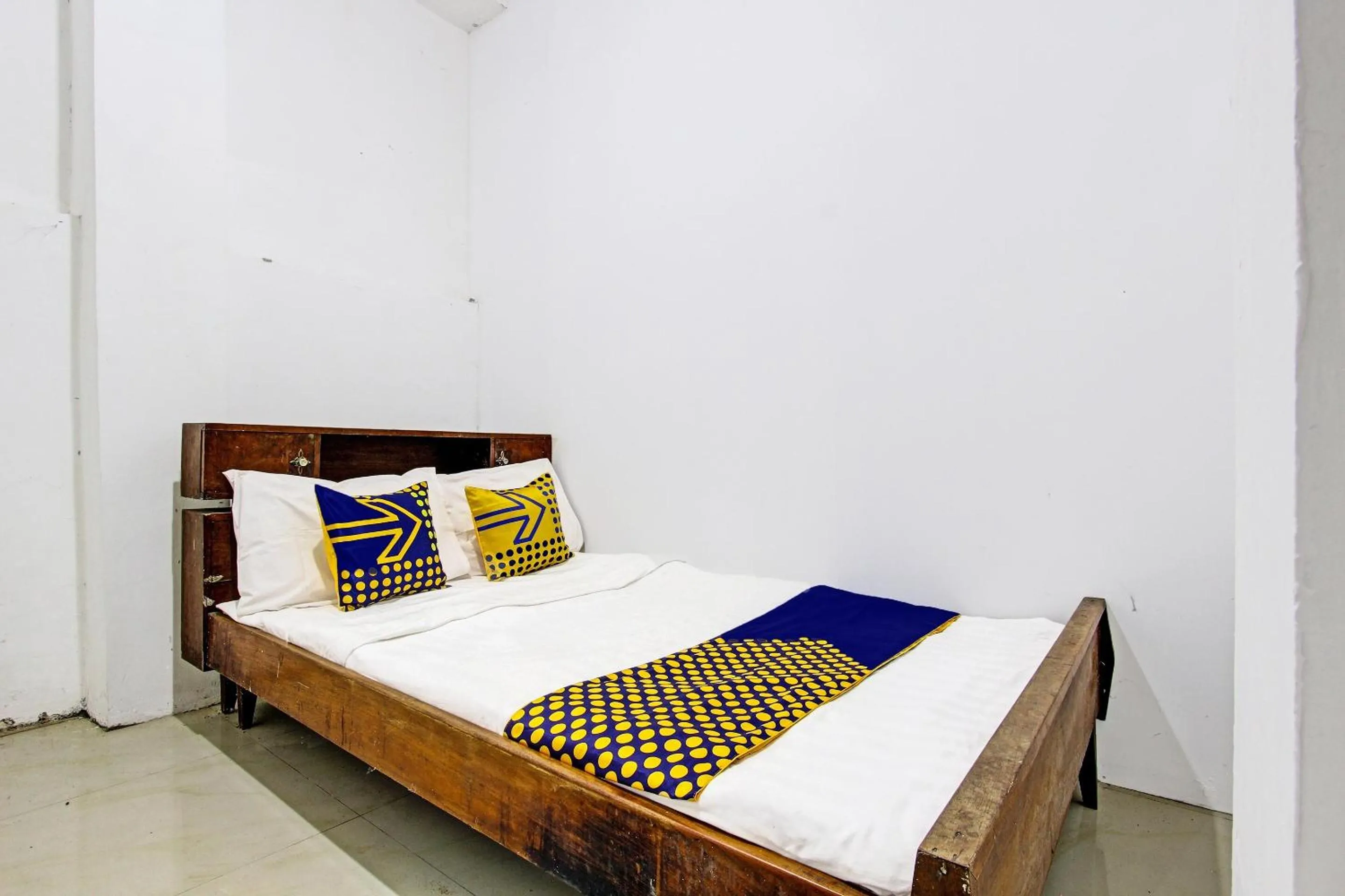 Bedroom, Bed in Hotel O Adinda Kost