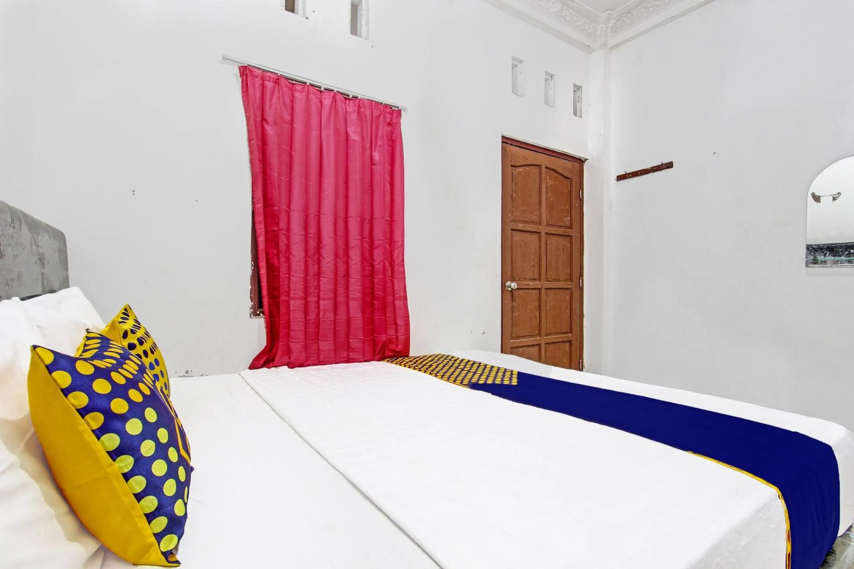 Bedroom, Bed in Hotel O Adinda Kost