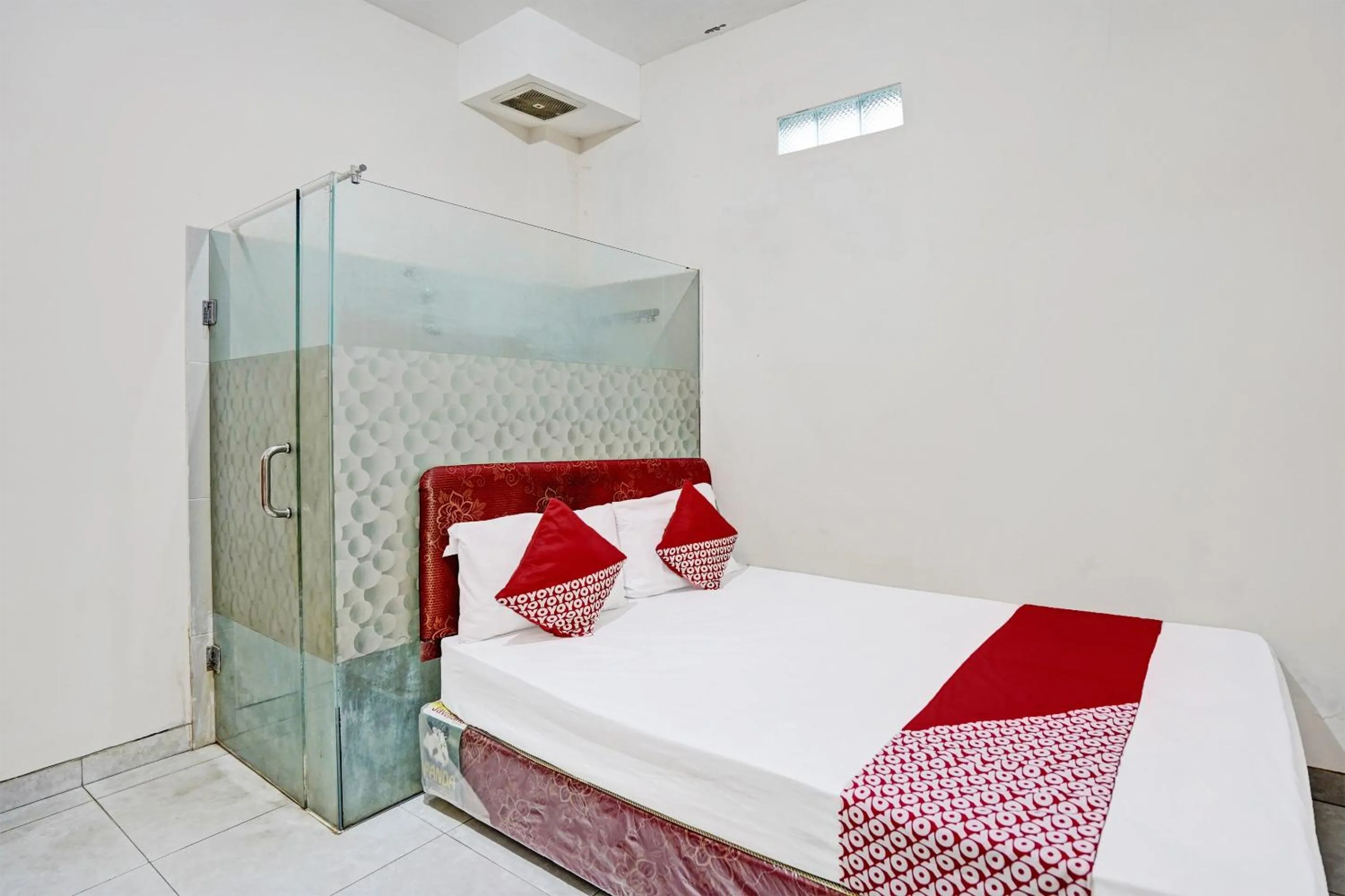 Bedroom, Bed in OYO Life 92190 Arya Guest House