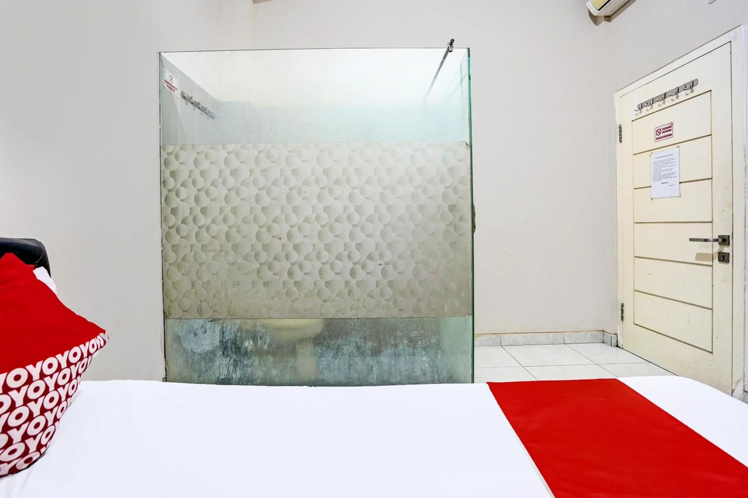 Bedroom, Bed in OYO Life 92190 Arya Guest House