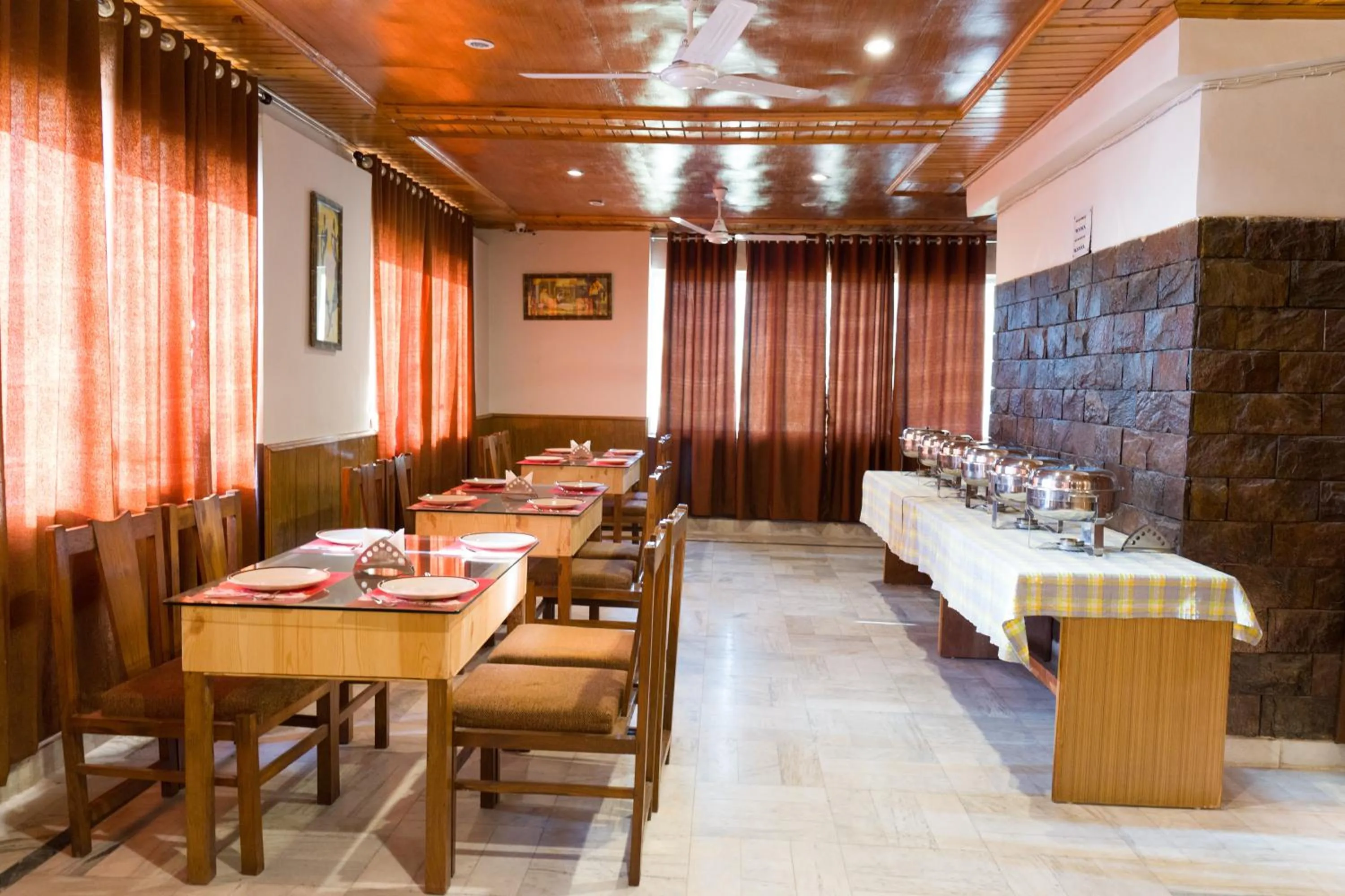 Restaurant/places to eat in The Hill Paradise