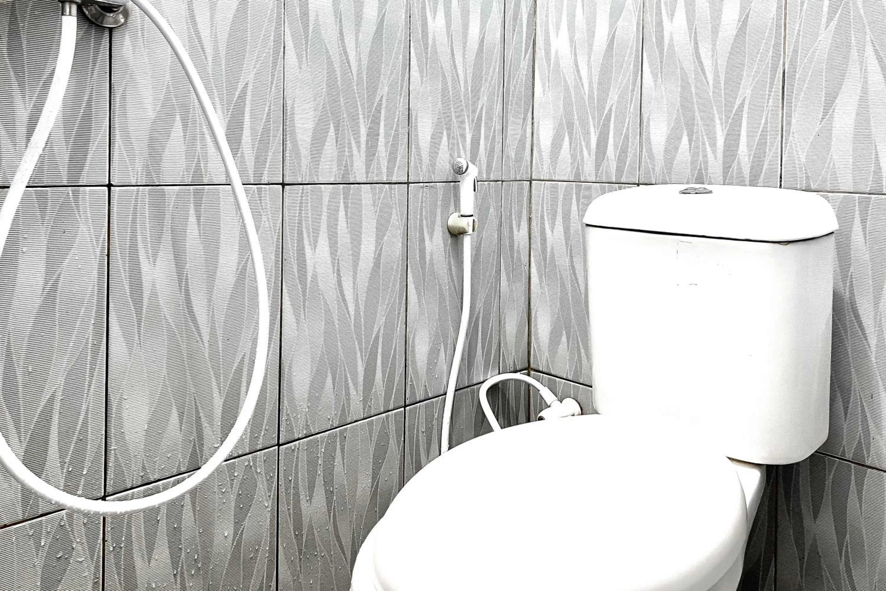 Bathroom in Pondok Karisma Syariah Tasikmalaya Mitra RedDoorz