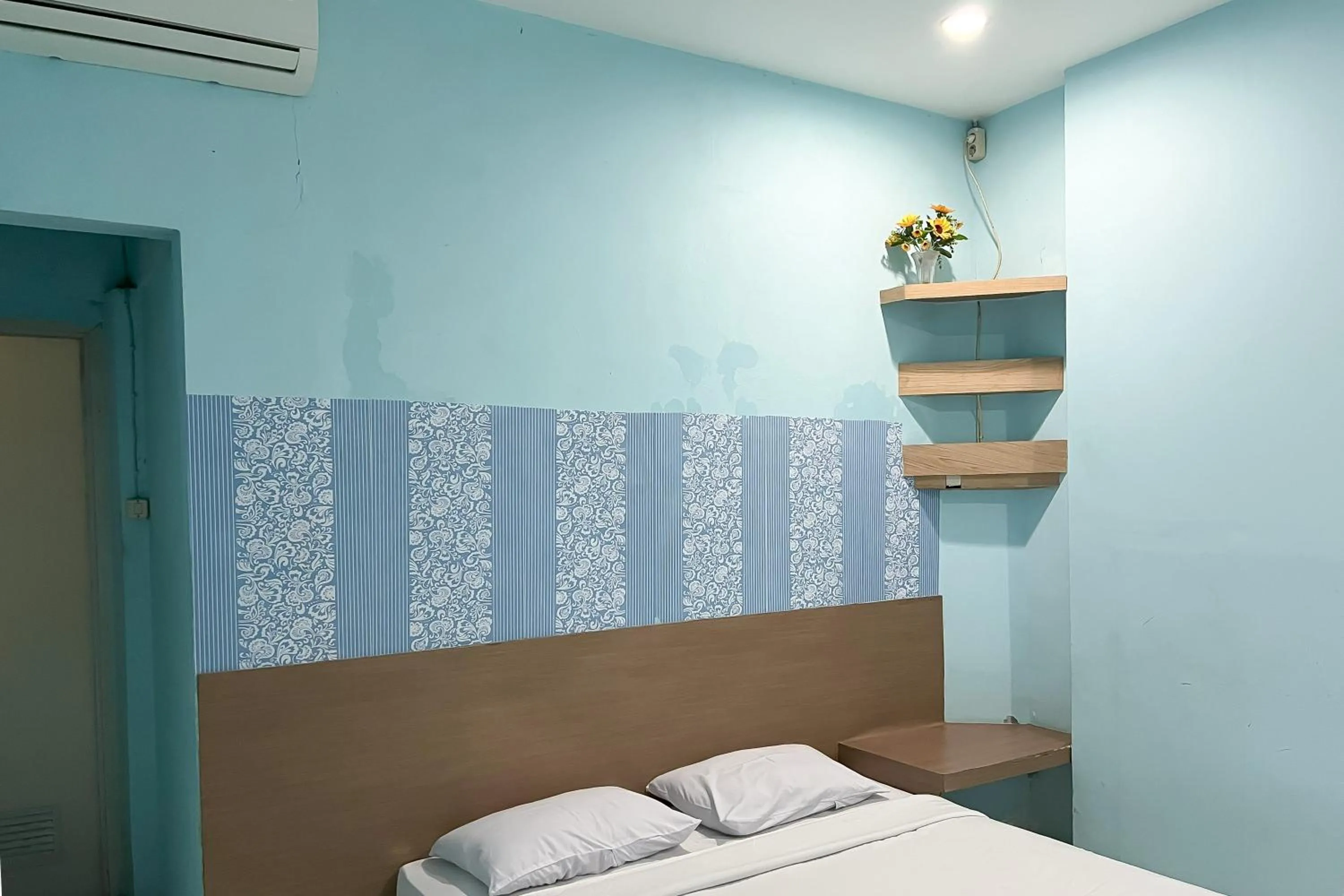 Bedroom, Bed in Pondok Karisma Syariah Tasikmalaya Mitra RedDoorz