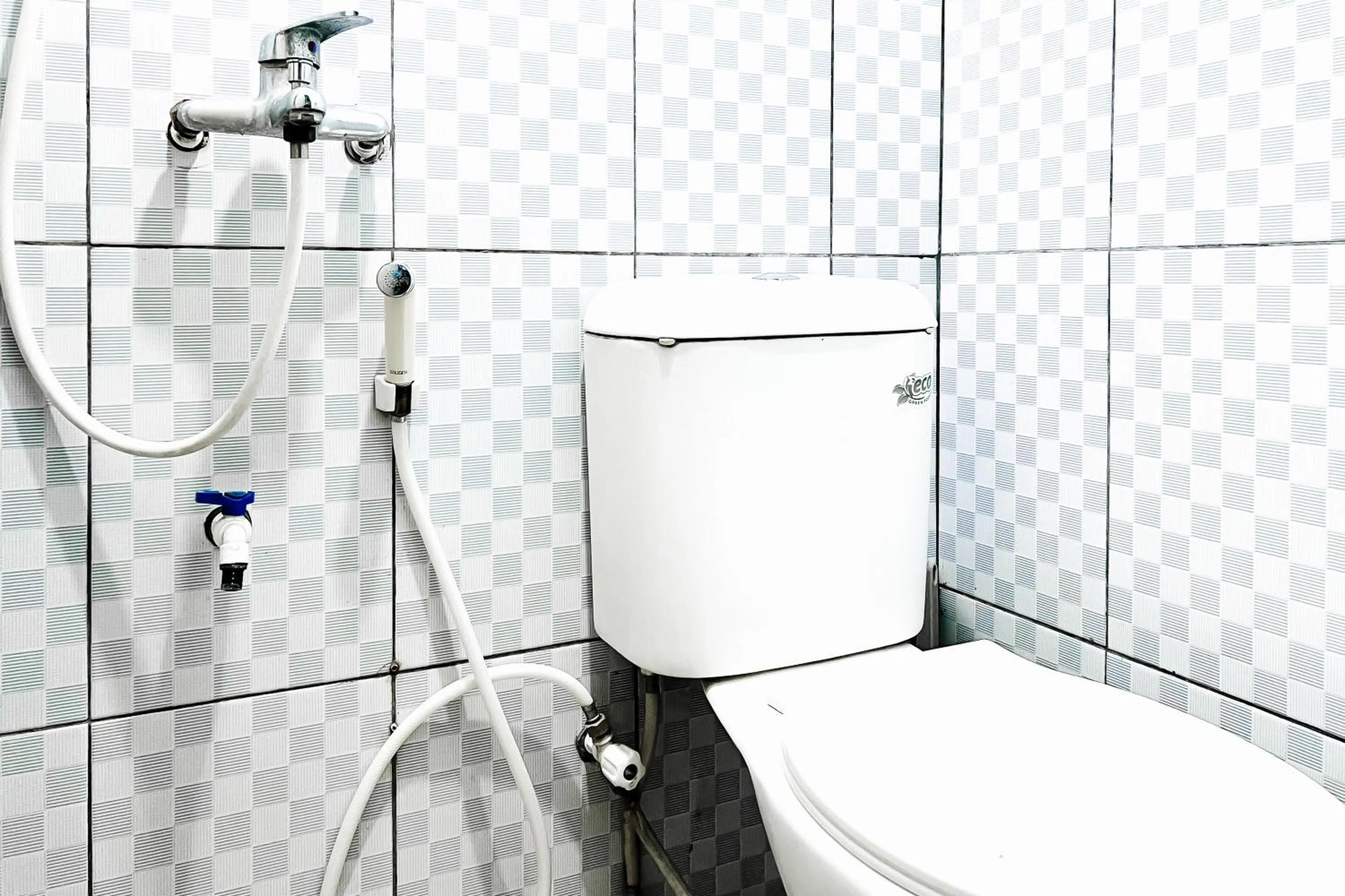 Bathroom in Pondok Karisma Syariah Tasikmalaya Mitra RedDoorz