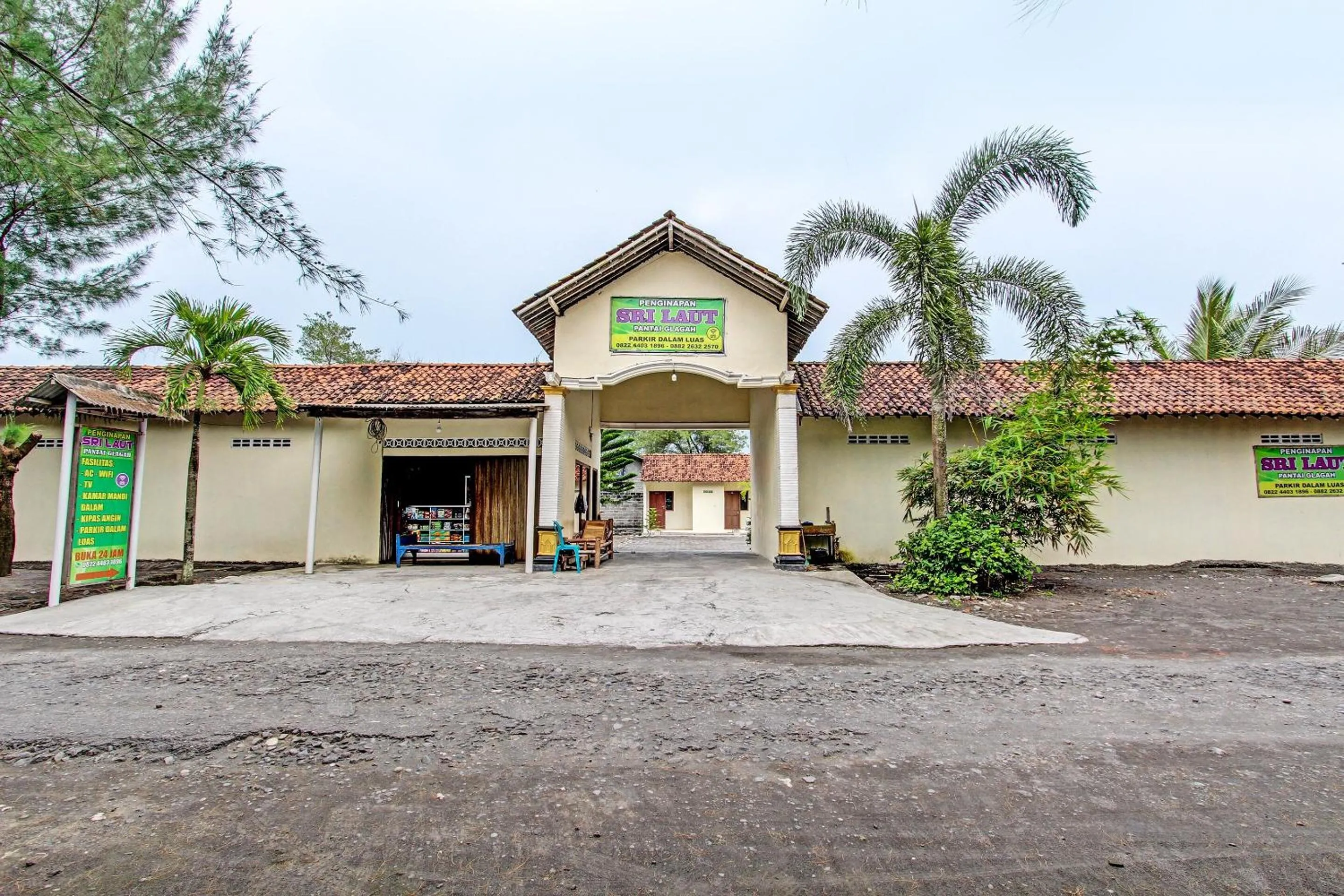 Facade/entrance in Hotel O Sari Laut