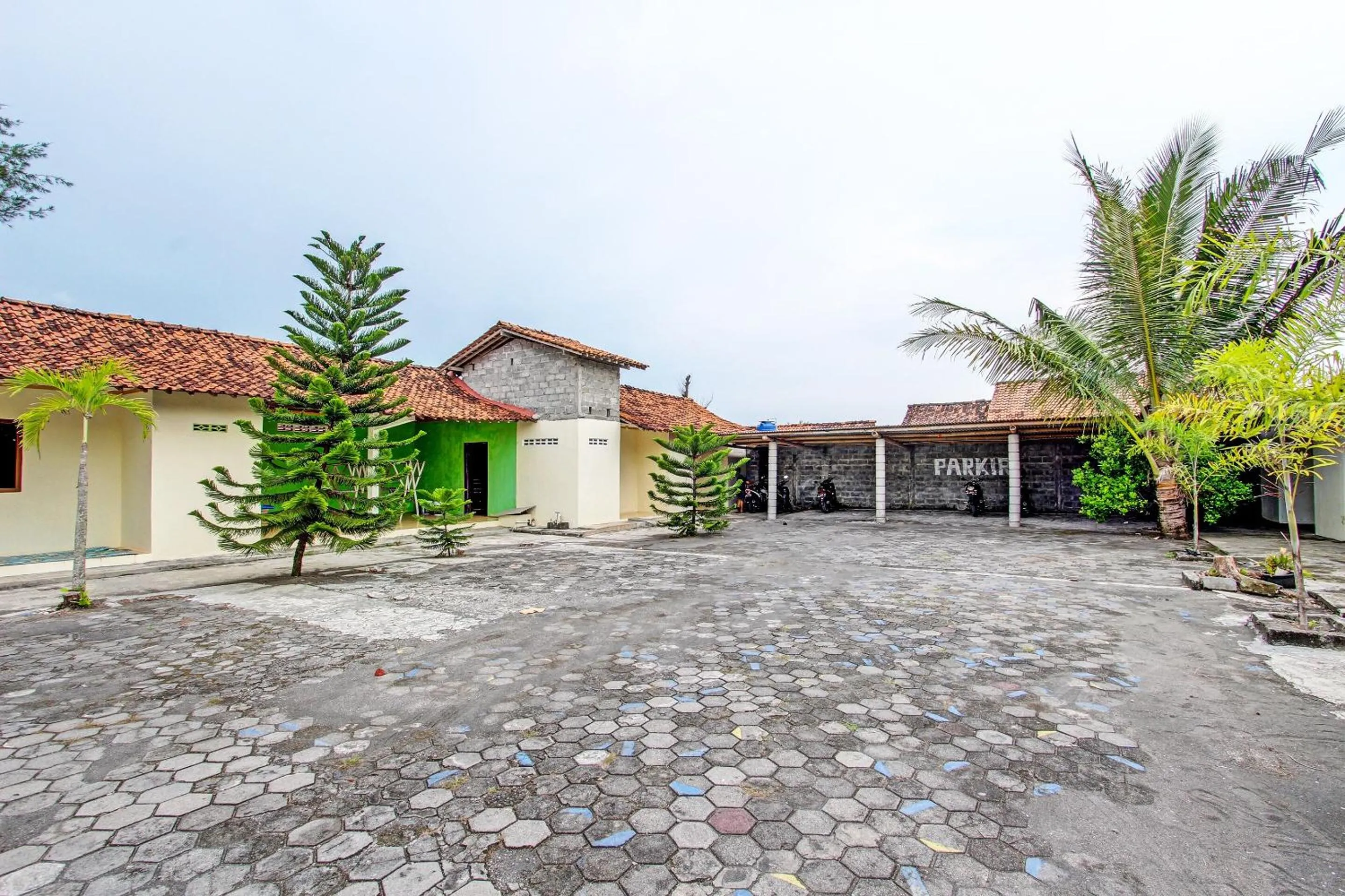 Lobby or reception in Hotel O Sari Laut