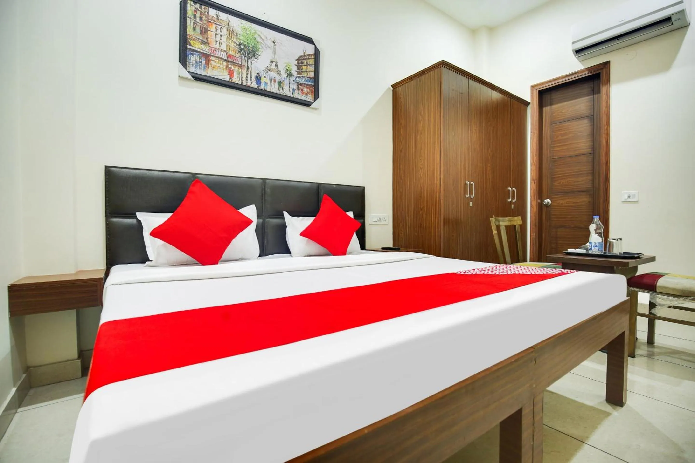 Bedroom in Hotel O Sky Line