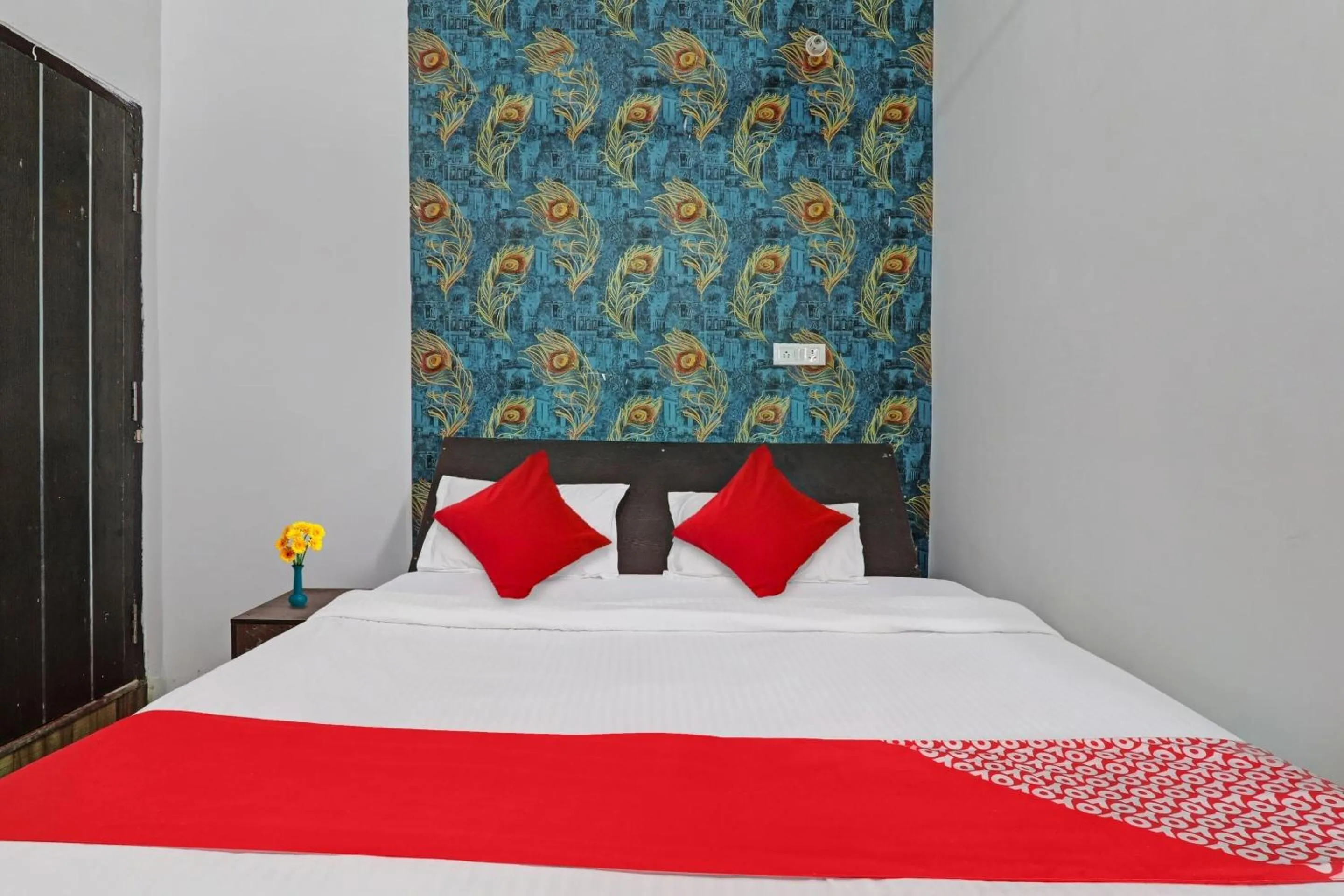 Bedroom, Bed in Hotel O APM INN