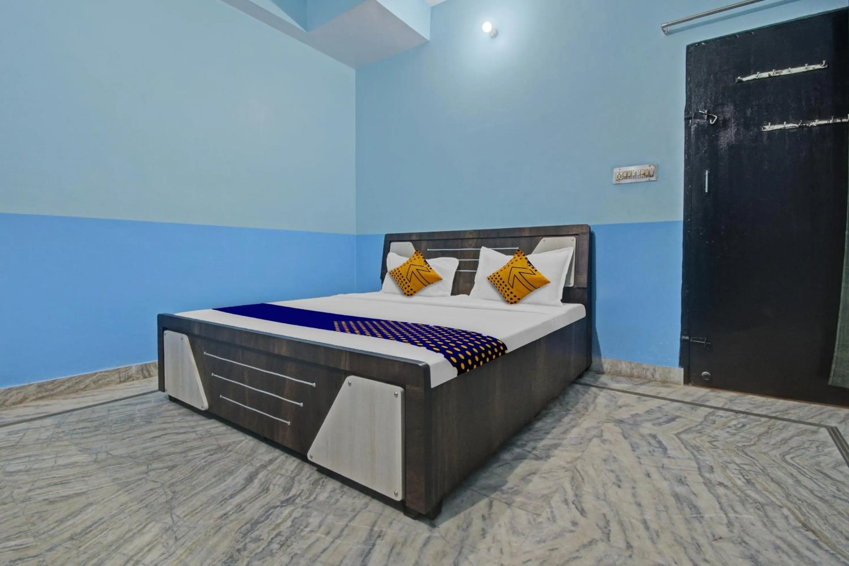 Lobby or reception, Bed in SPOT ON Hotel Rj14