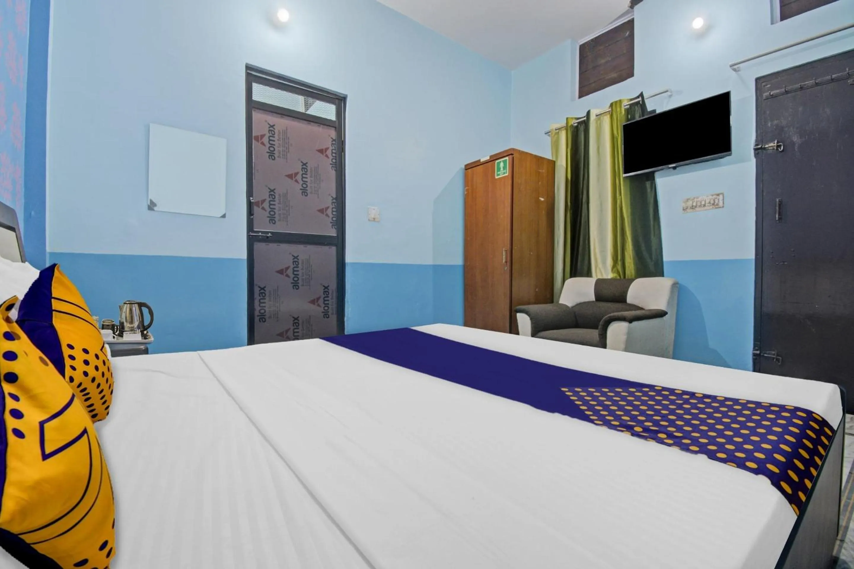 Bedroom in SPOT ON Hotel Rj14